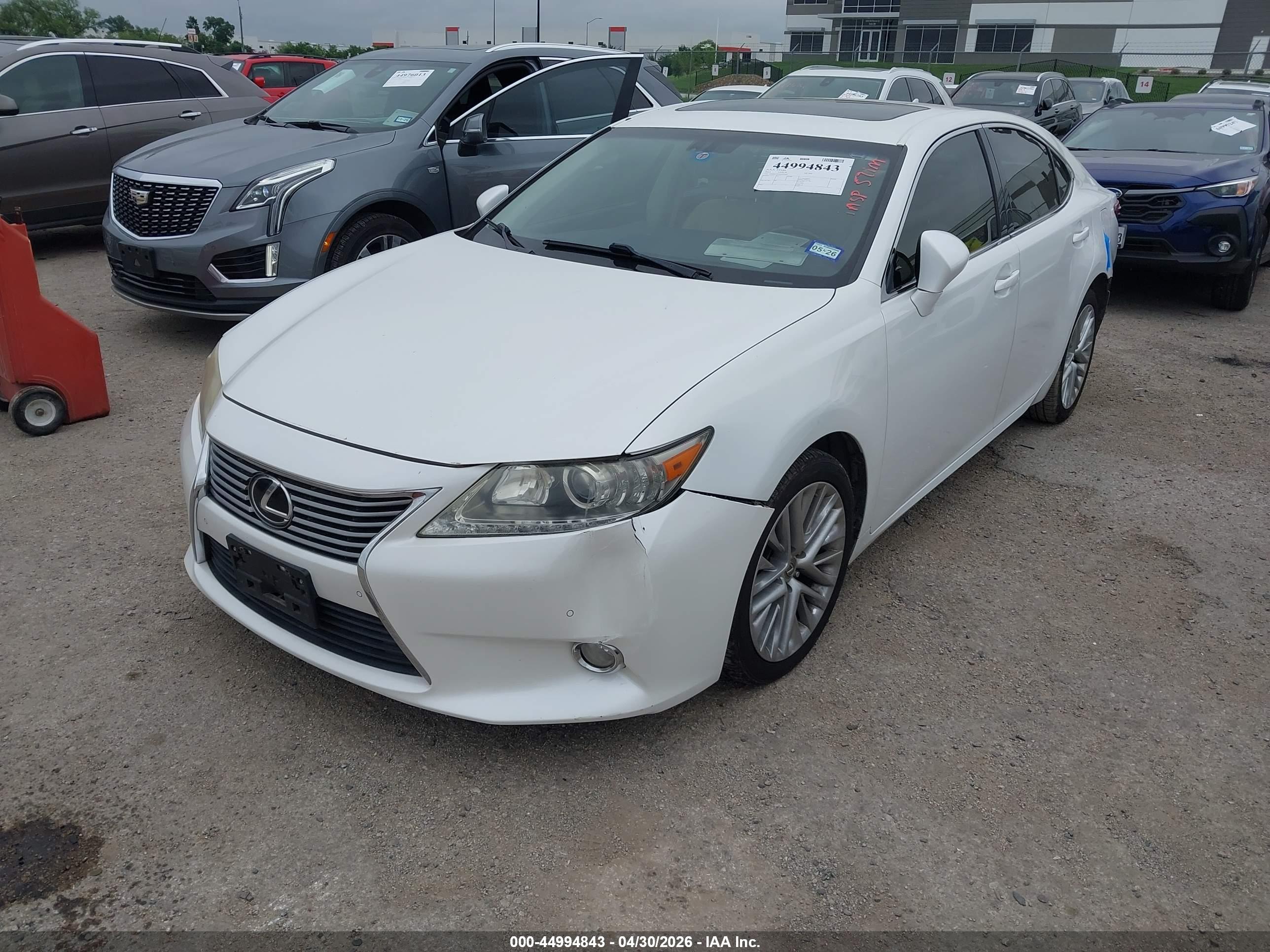 LEXUS ES image 2