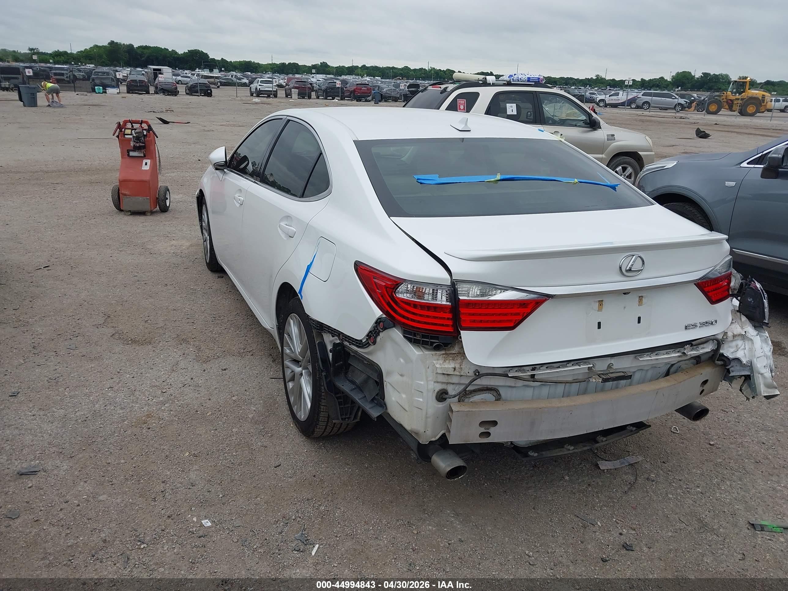 LEXUS ES image 3