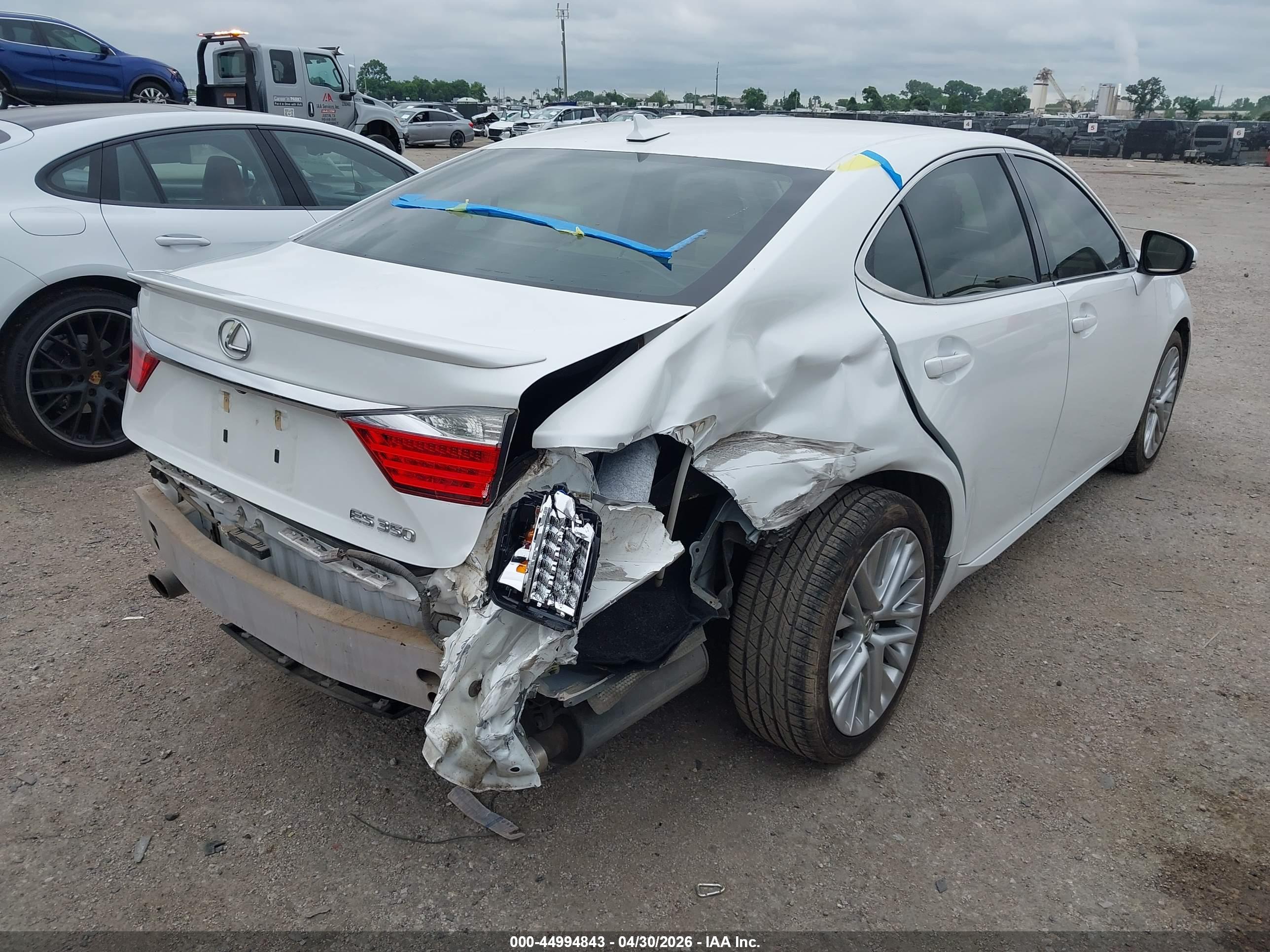 LEXUS ES image 6