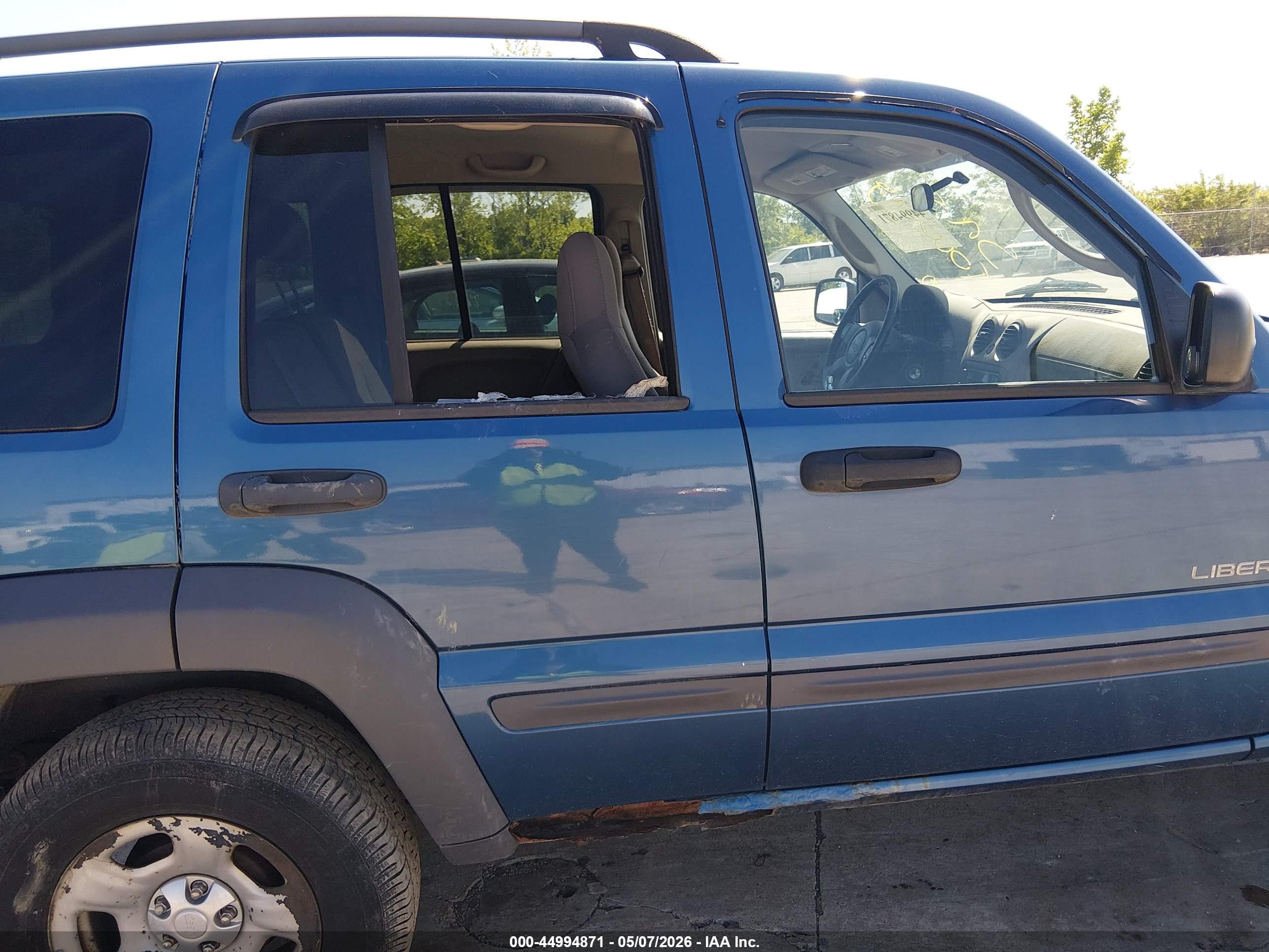 JEEP LIBERTY image 6