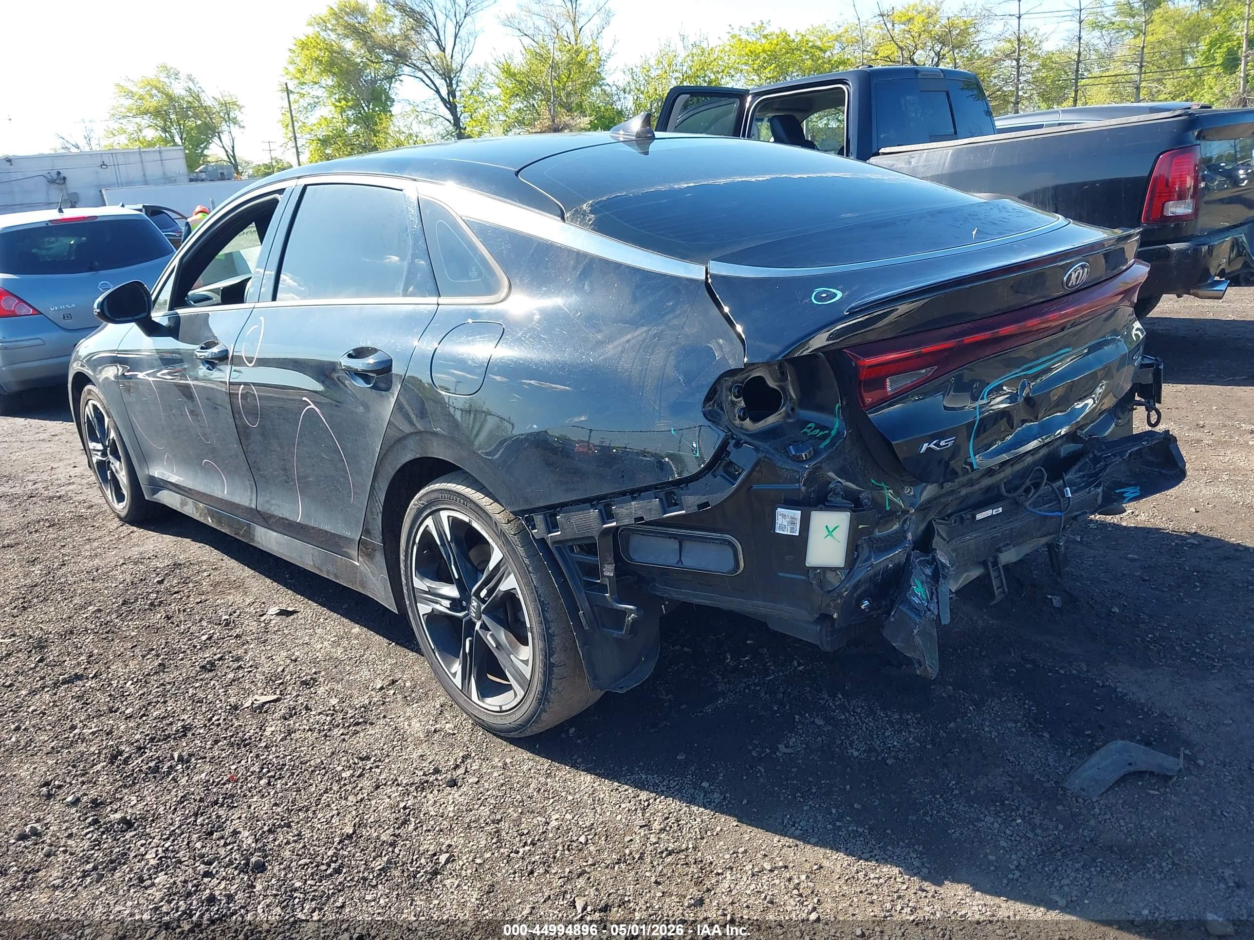 KIA K5 image 3