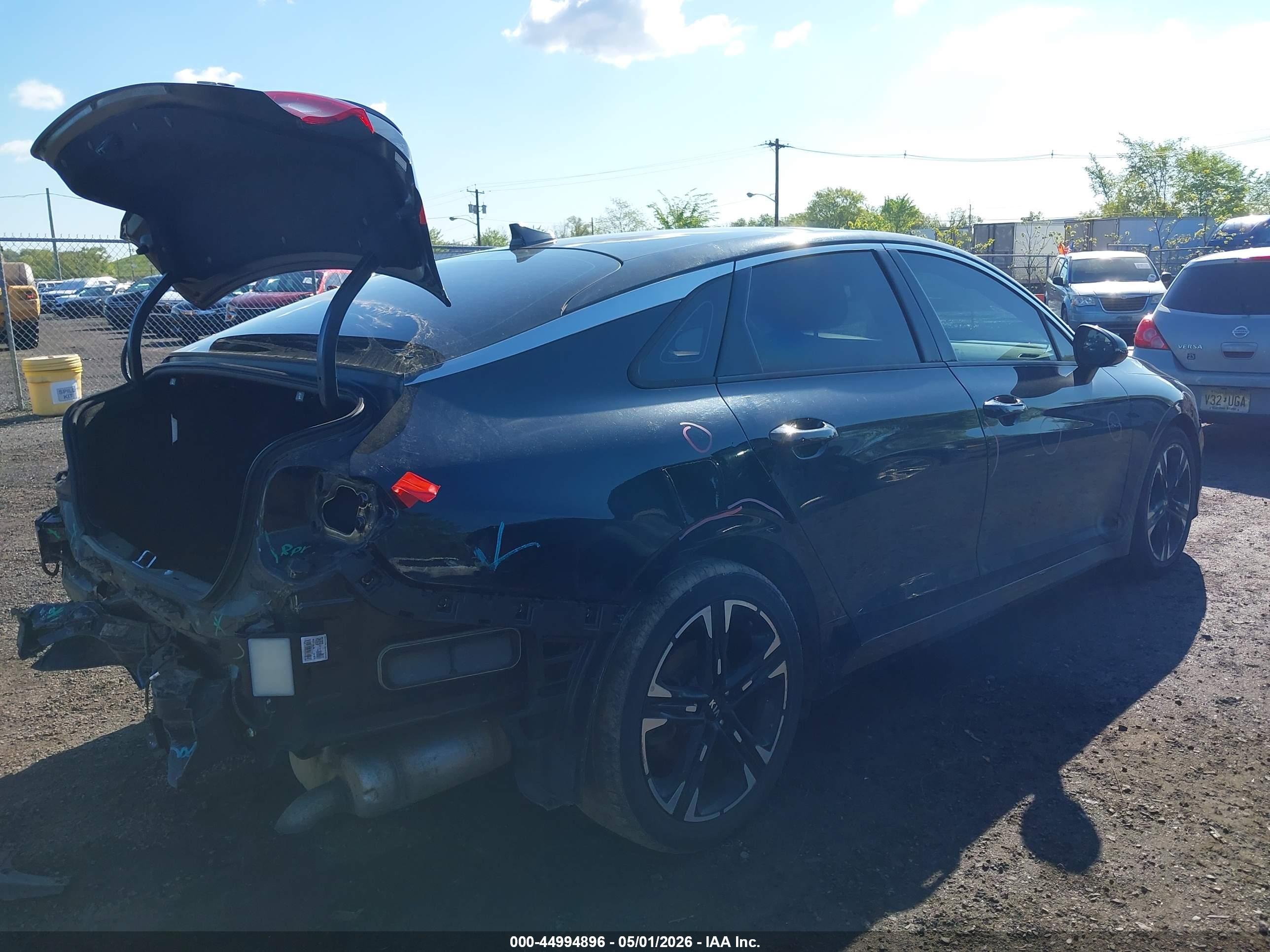 KIA K5 image 4