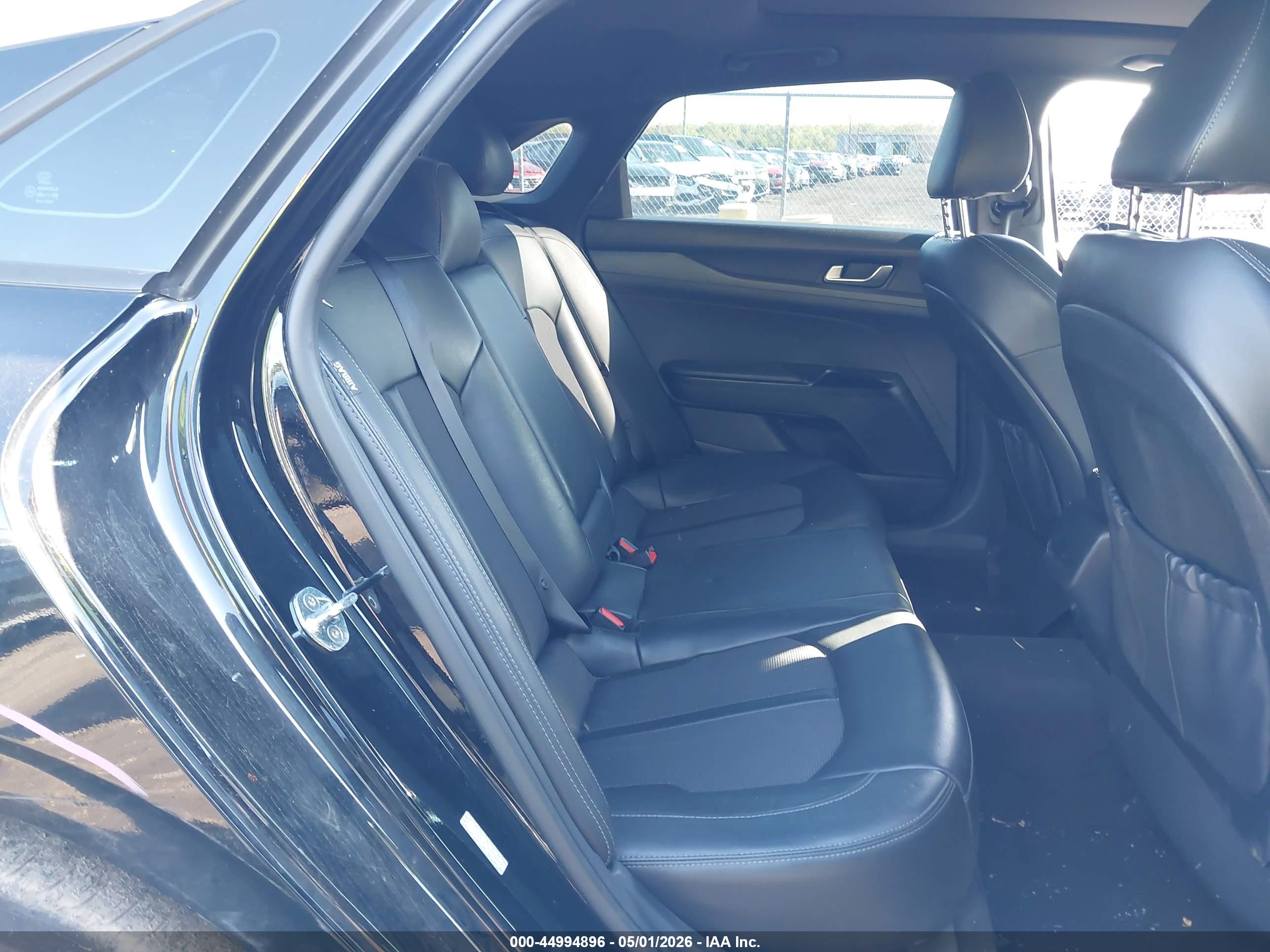KIA K5 image 8