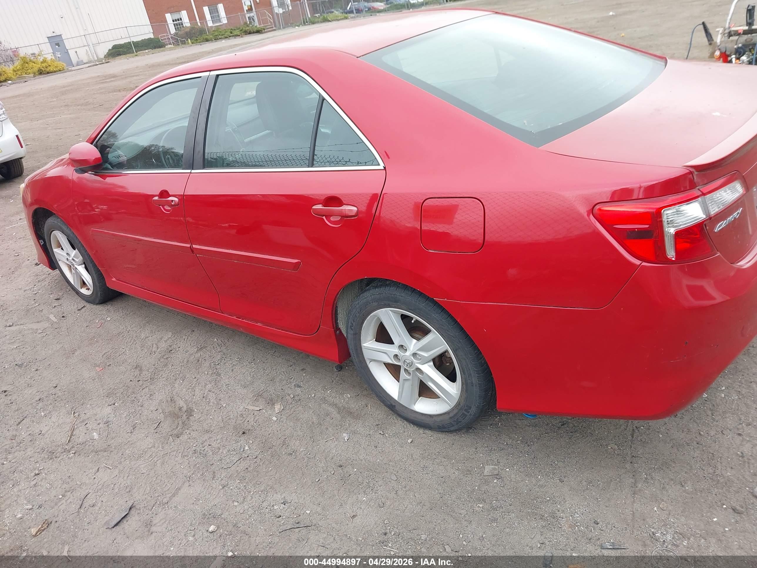 TOYOTA CAMRY image 3