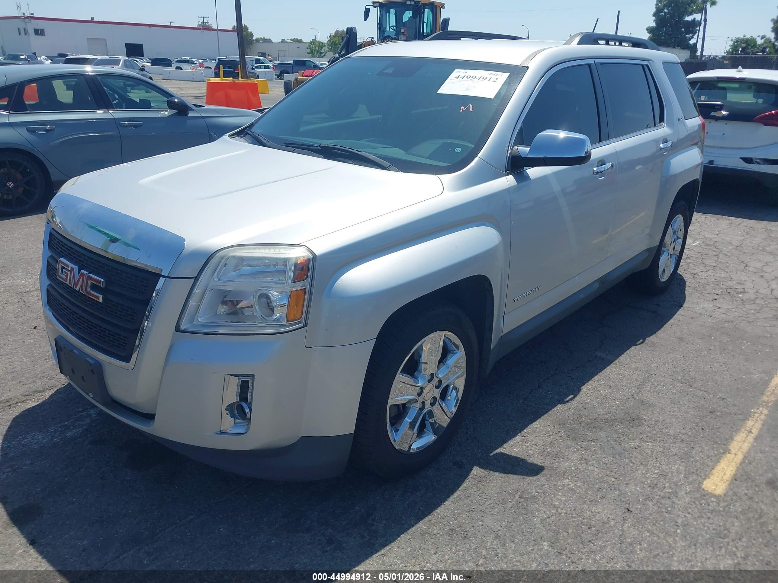 GMC TERRAIN image 2