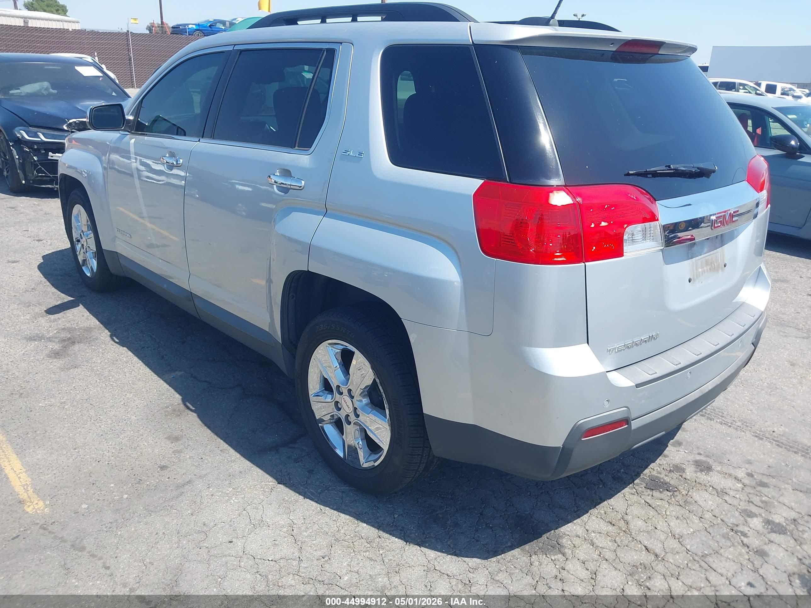 GMC TERRAIN image 3