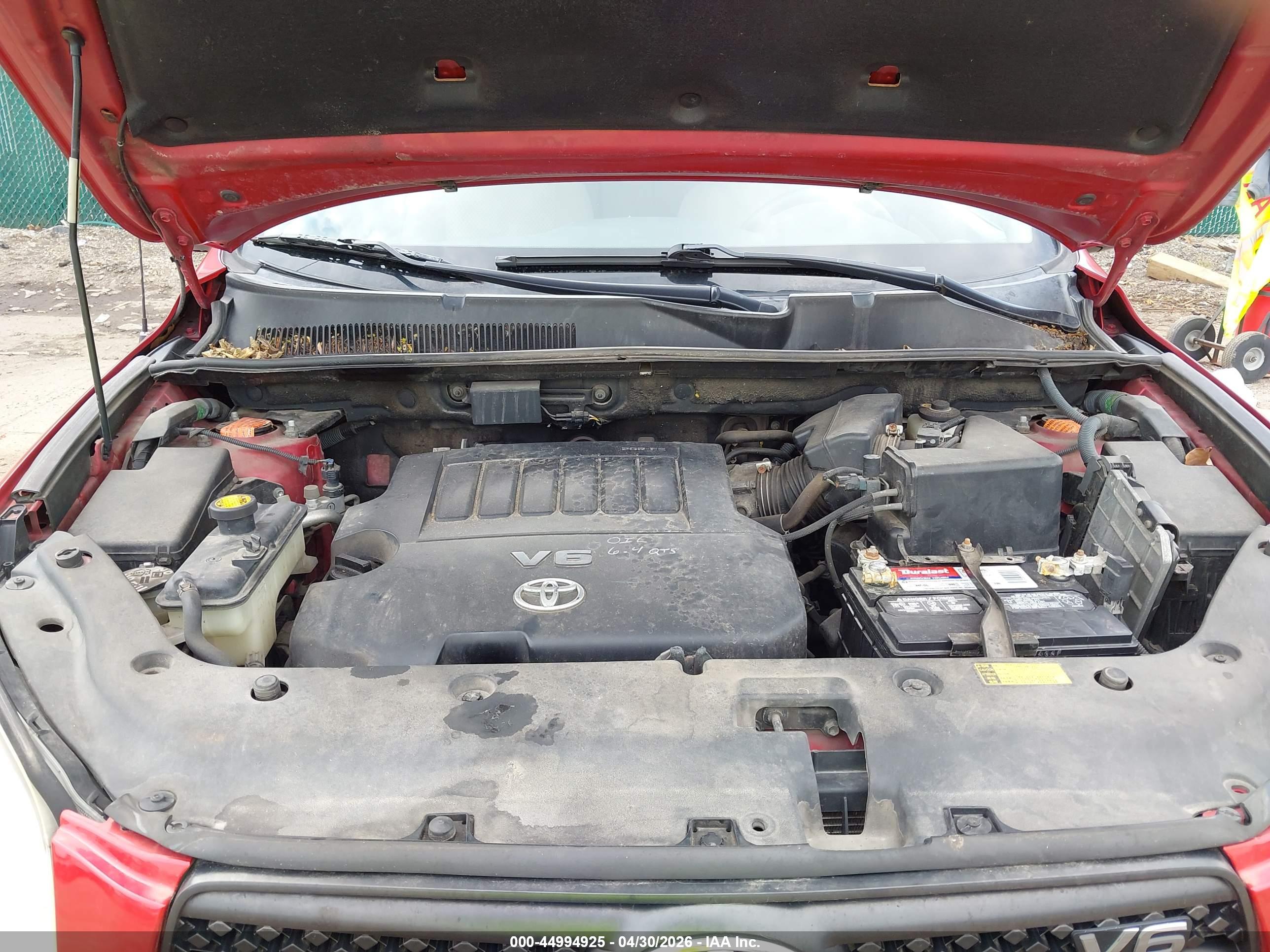 TOYOTA RAV4 image 10
