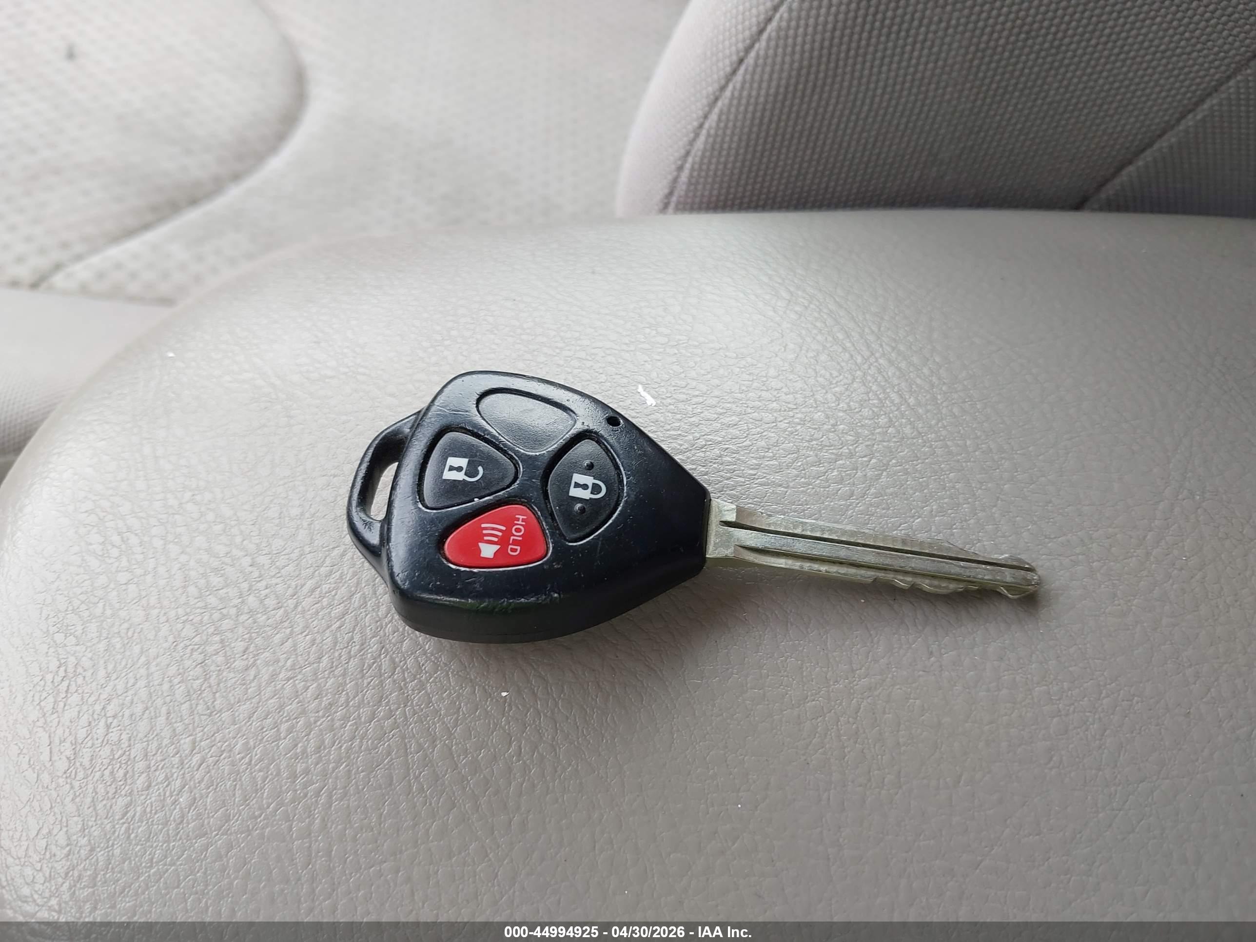 TOYOTA RAV4 image 11