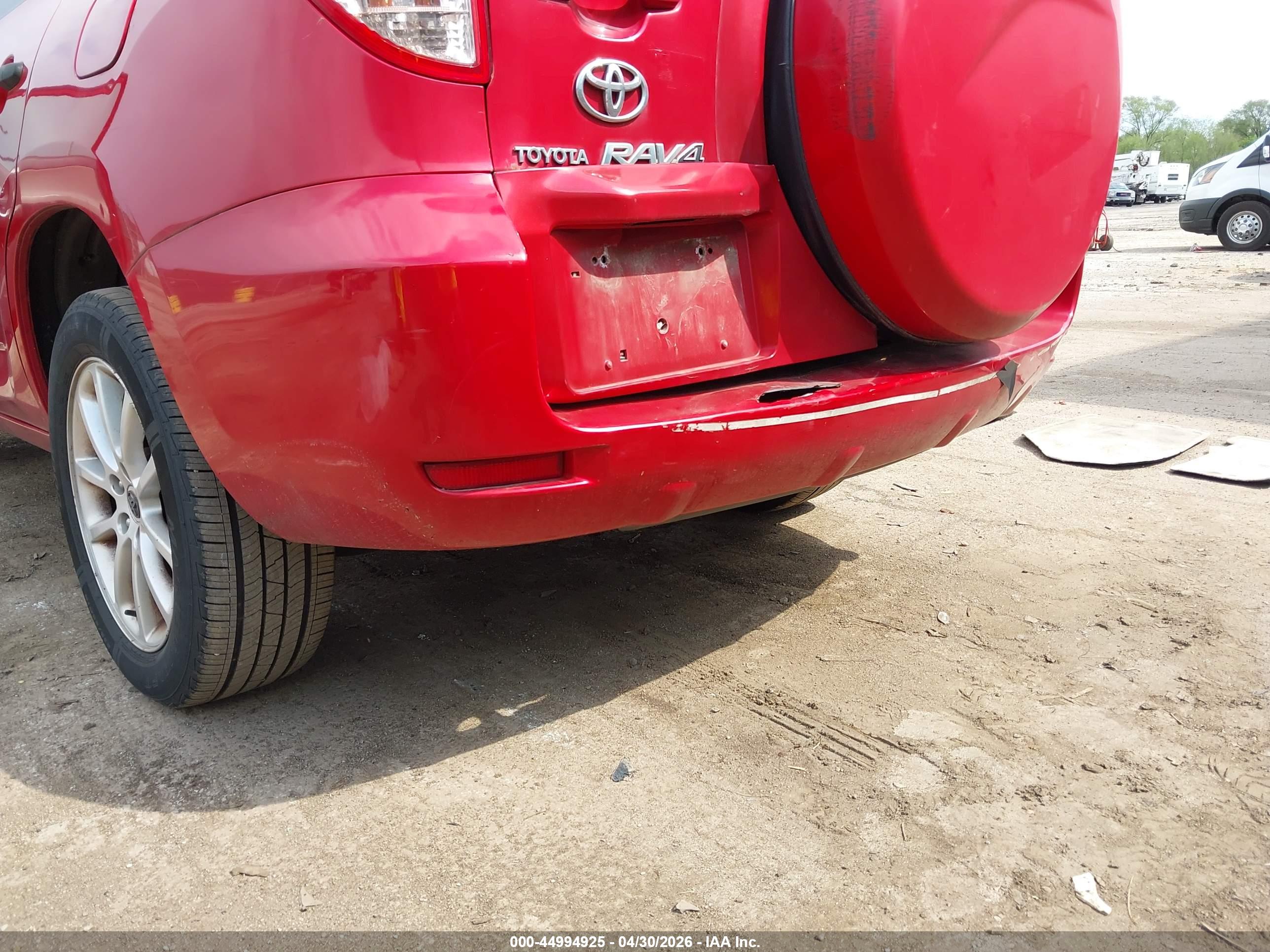 TOYOTA RAV4 image 6