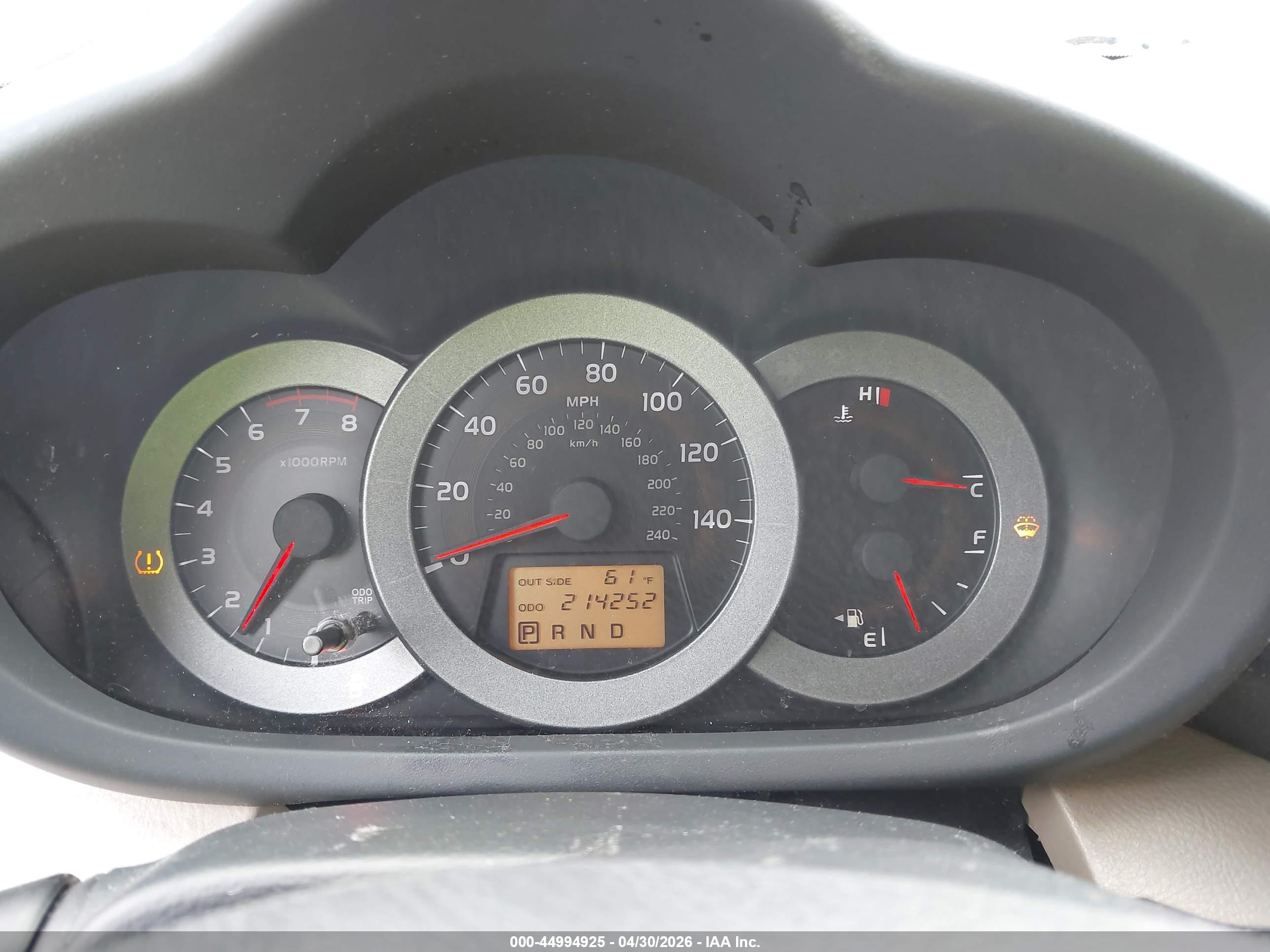 TOYOTA RAV4 image 7