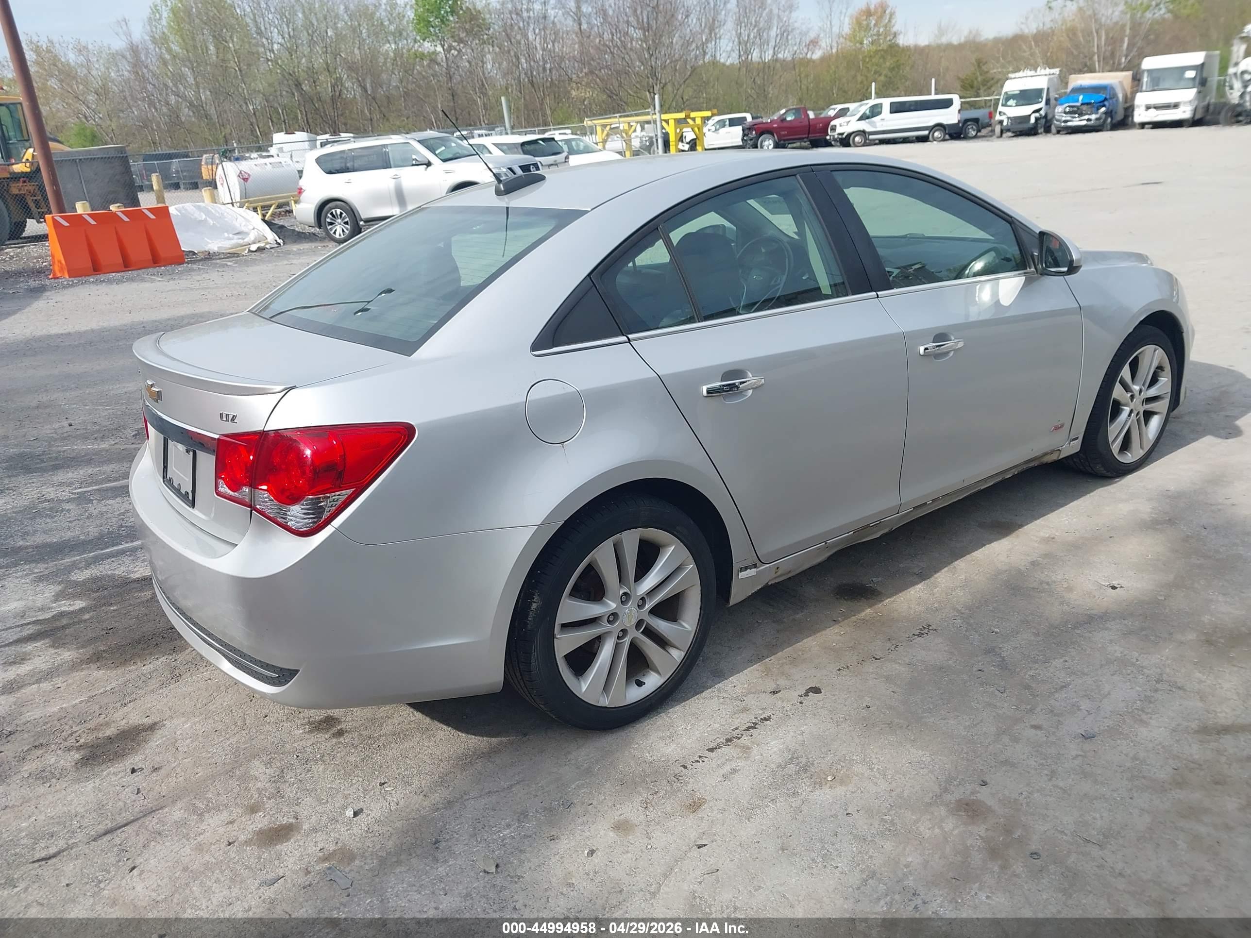 CHEVROLET CRUZE image 4
