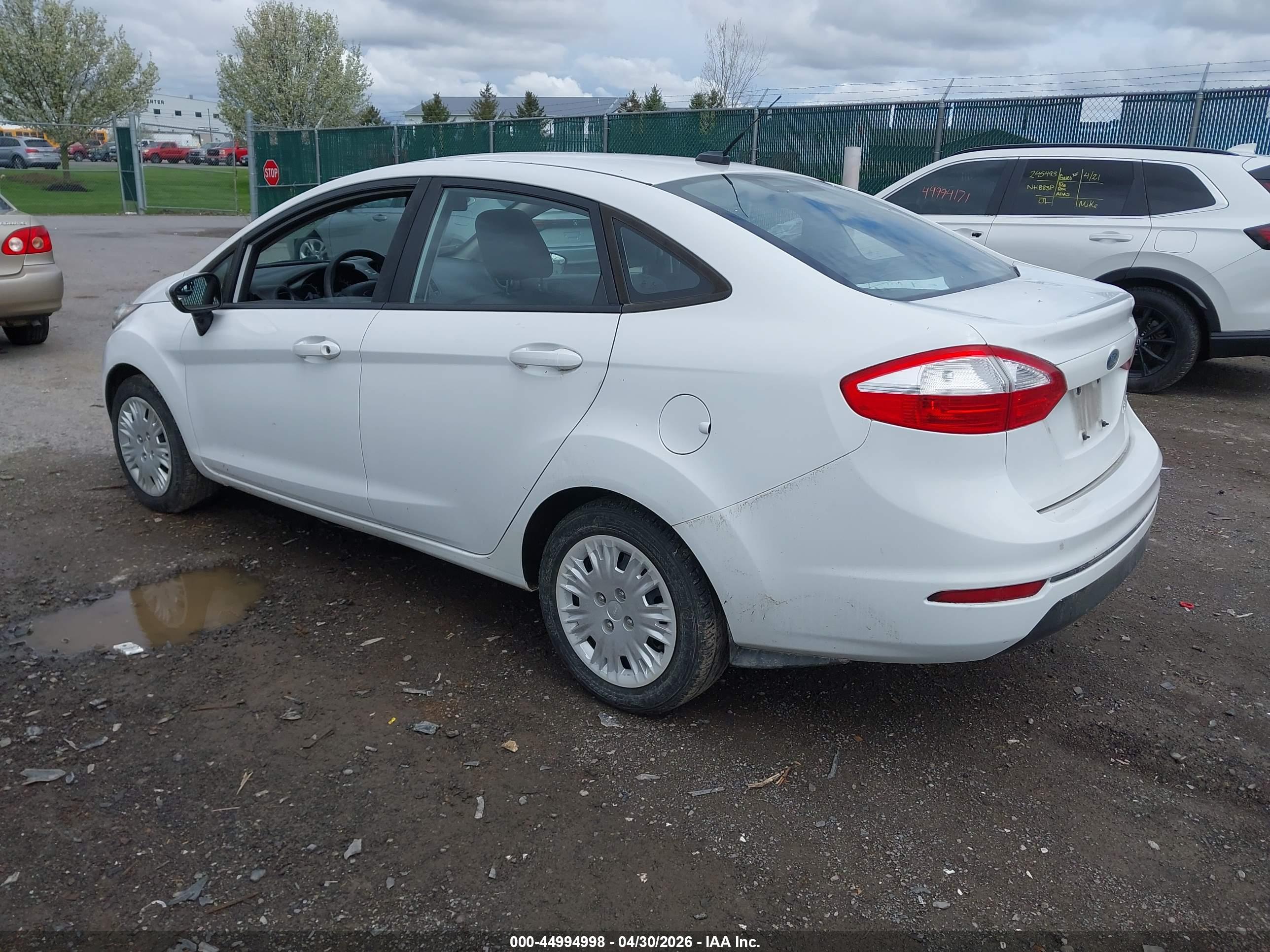 FORD FIESTA image 3