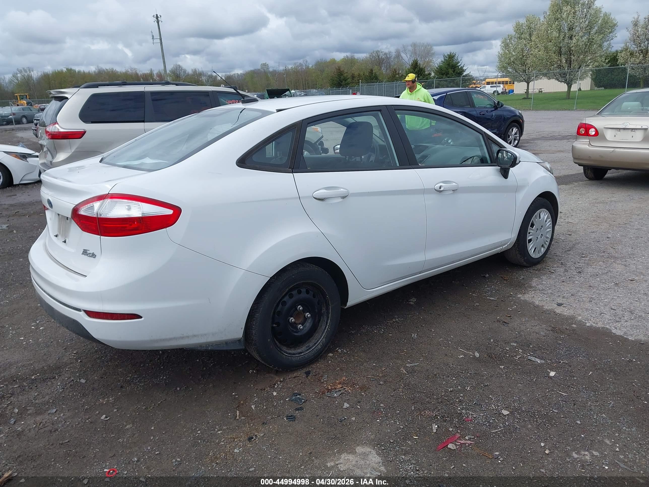 FORD FIESTA image 4