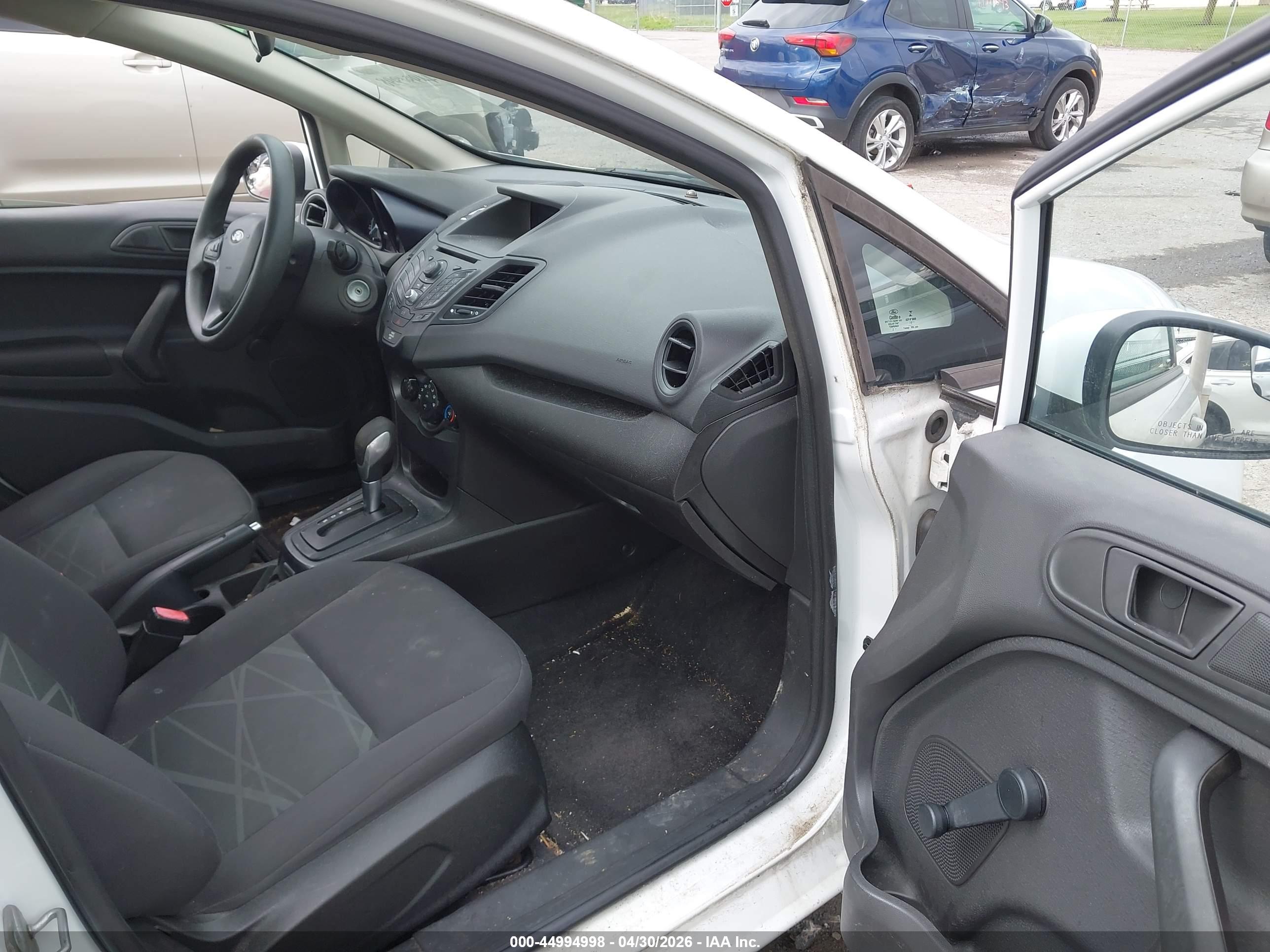 FORD FIESTA image 5