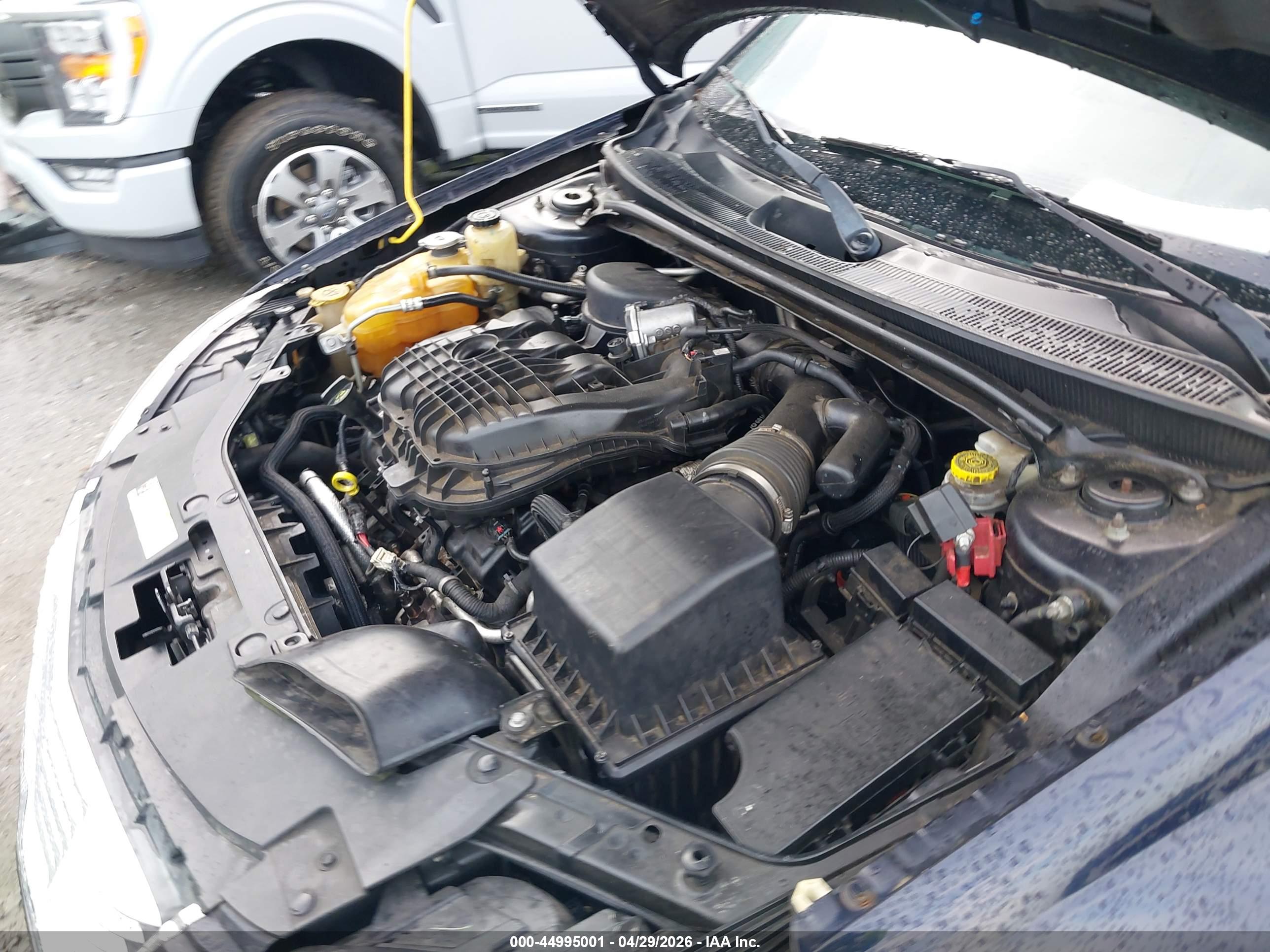 CHRYSLER 200 image 10