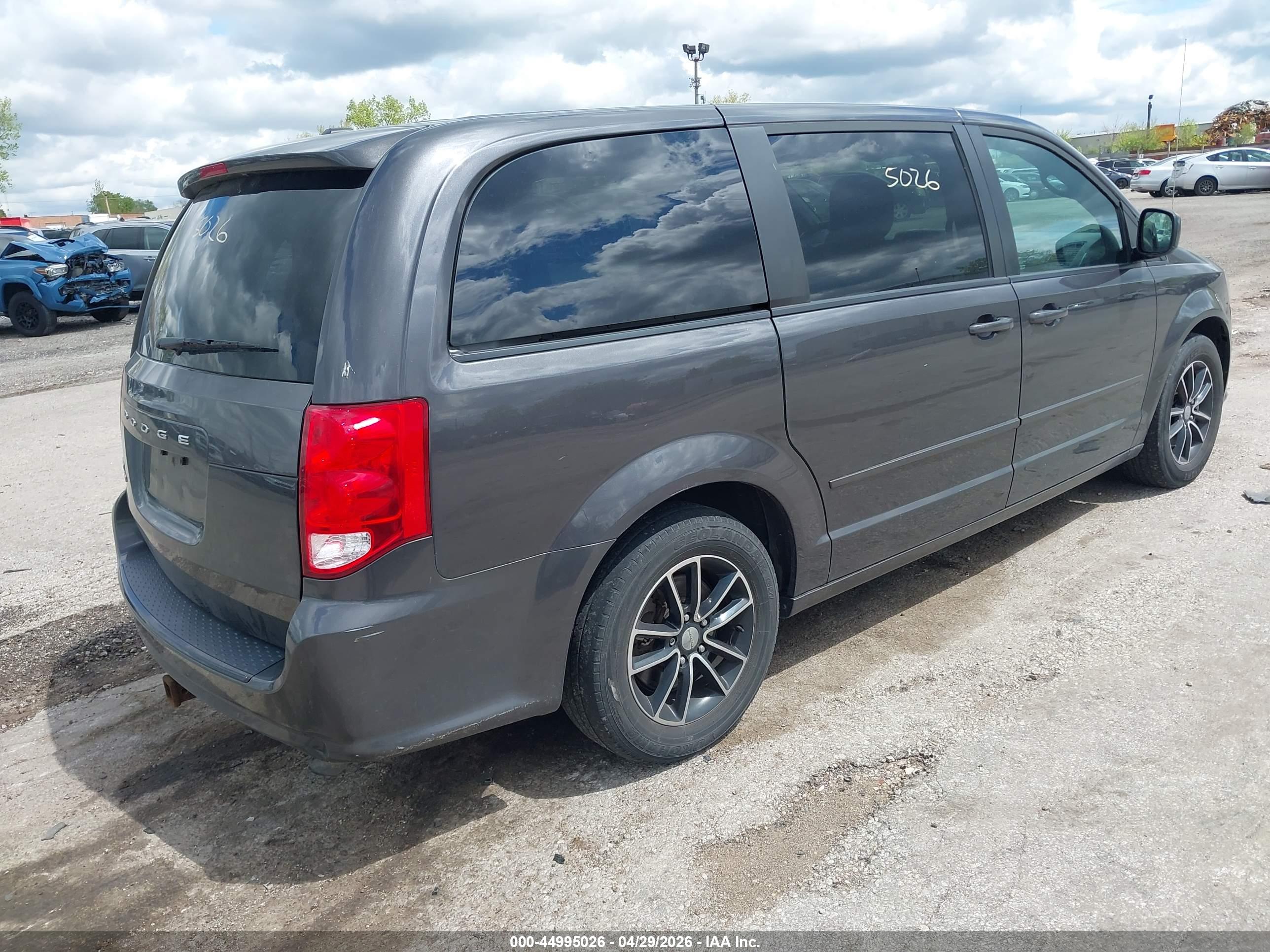 DODGE GRAND image 4