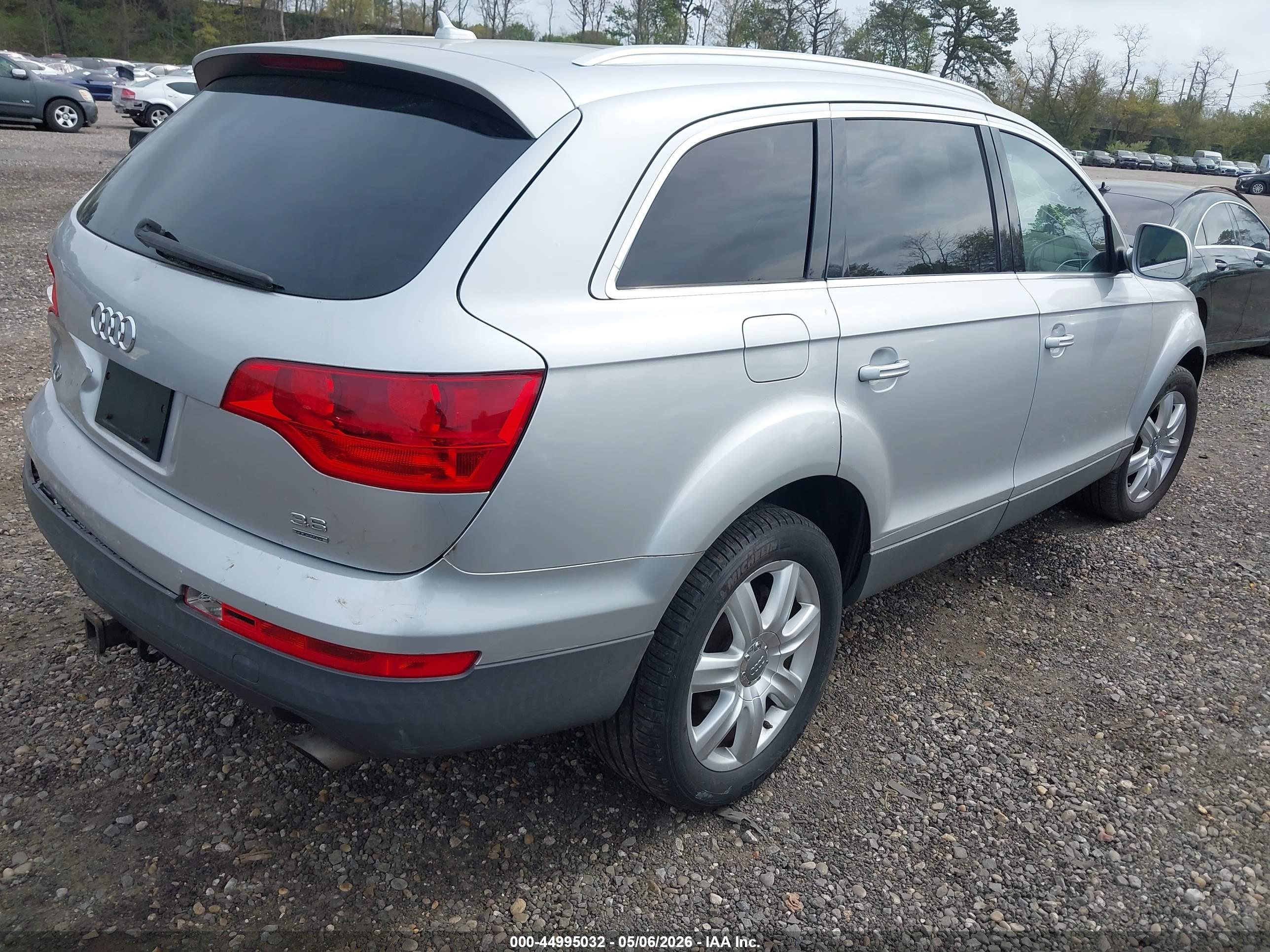 AUDI Q7 image 4