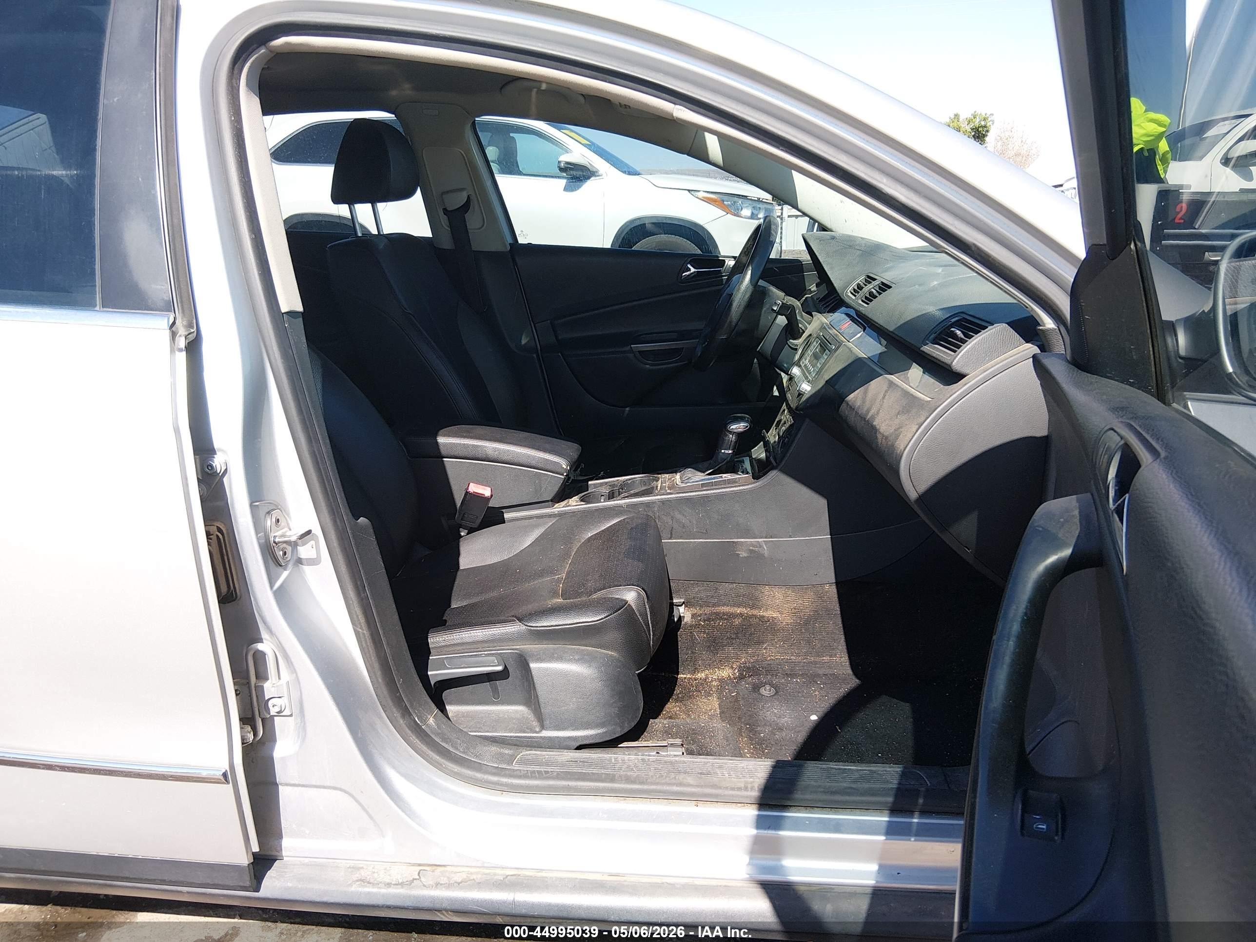 VOLKSWAGEN PASSAT image 5
