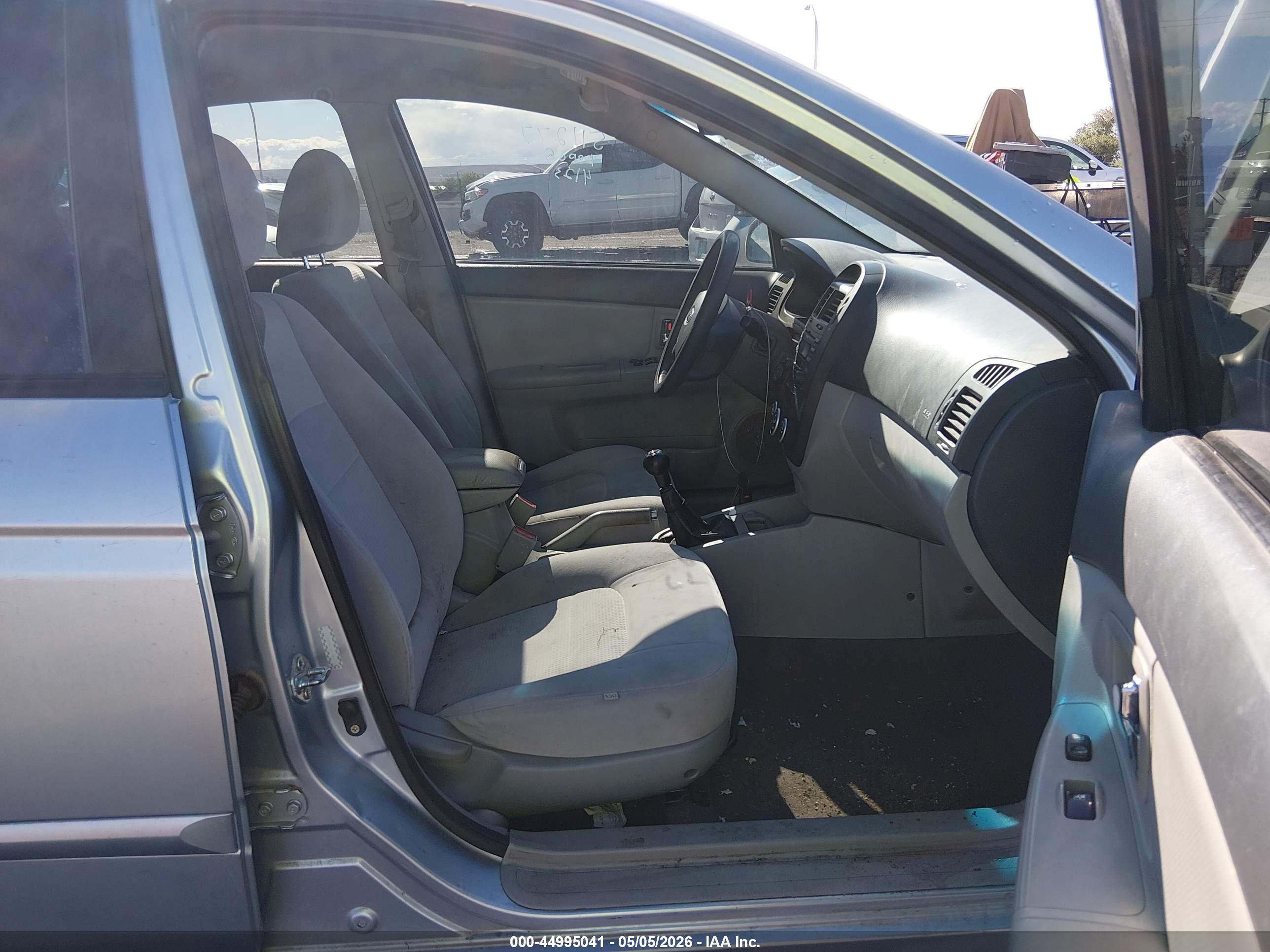 KIA SPECTRA image 5