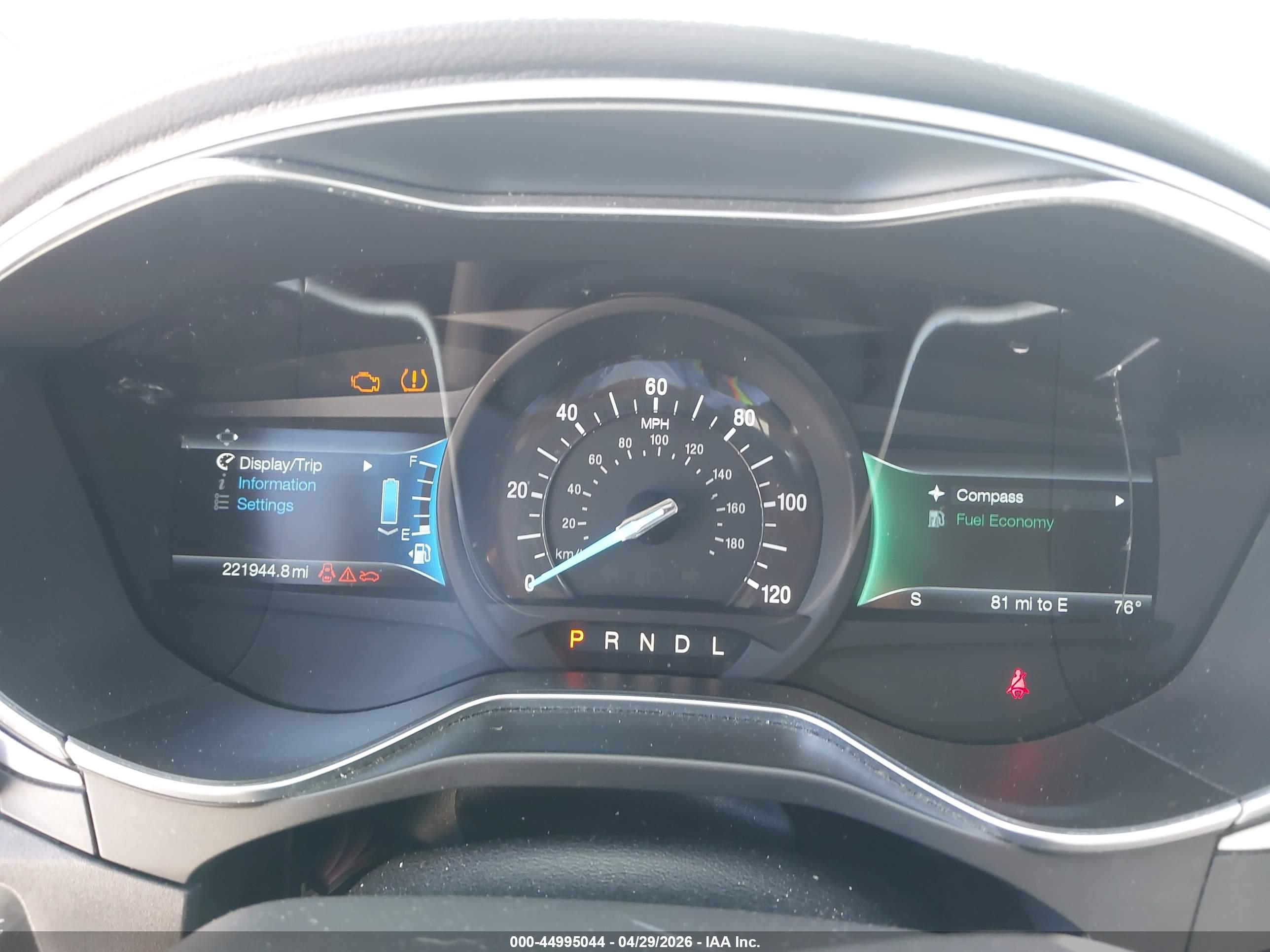 FORD FUSION image 7