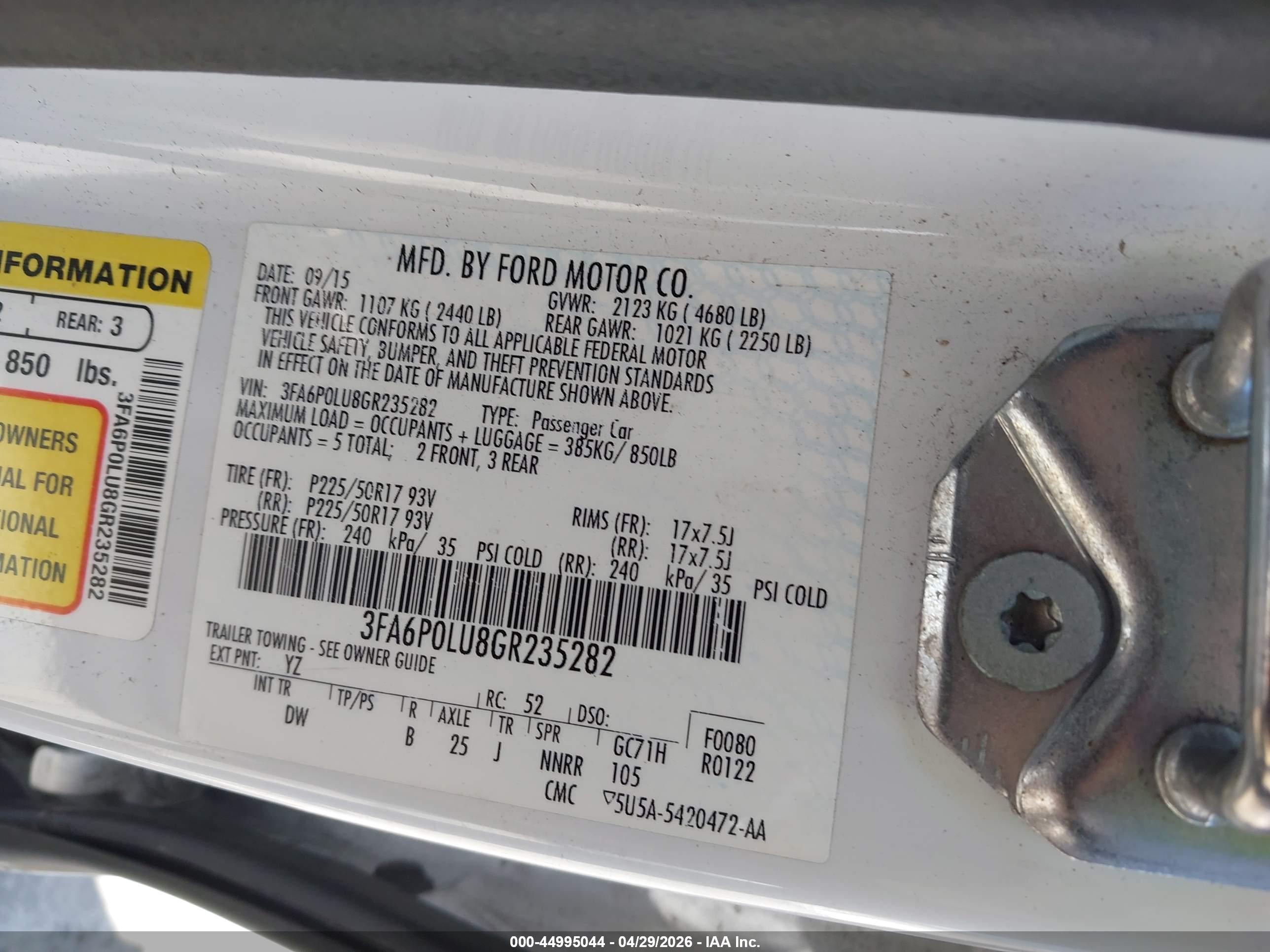 FORD FUSION image 9