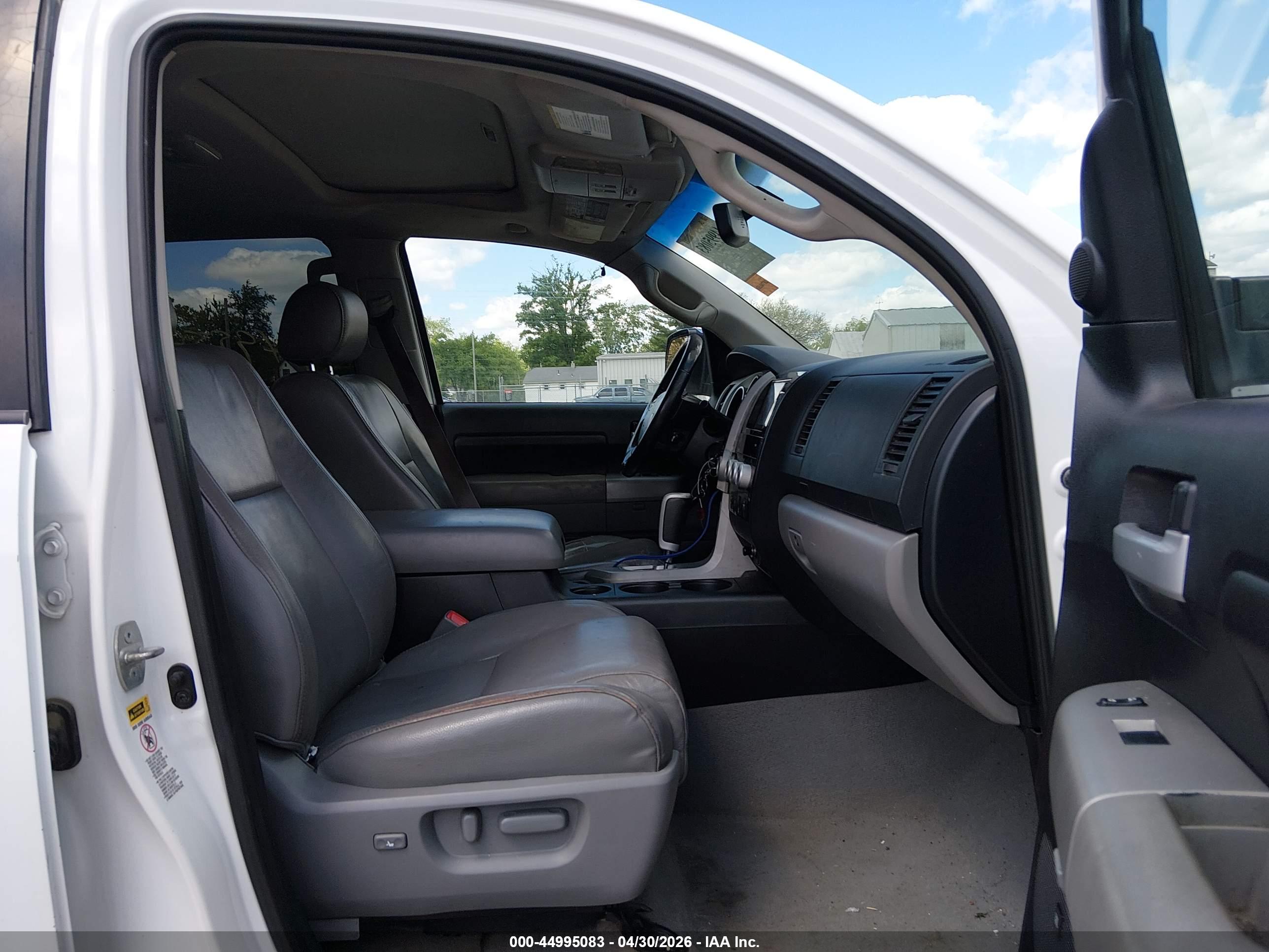 TOYOTA TUNDRA image 5