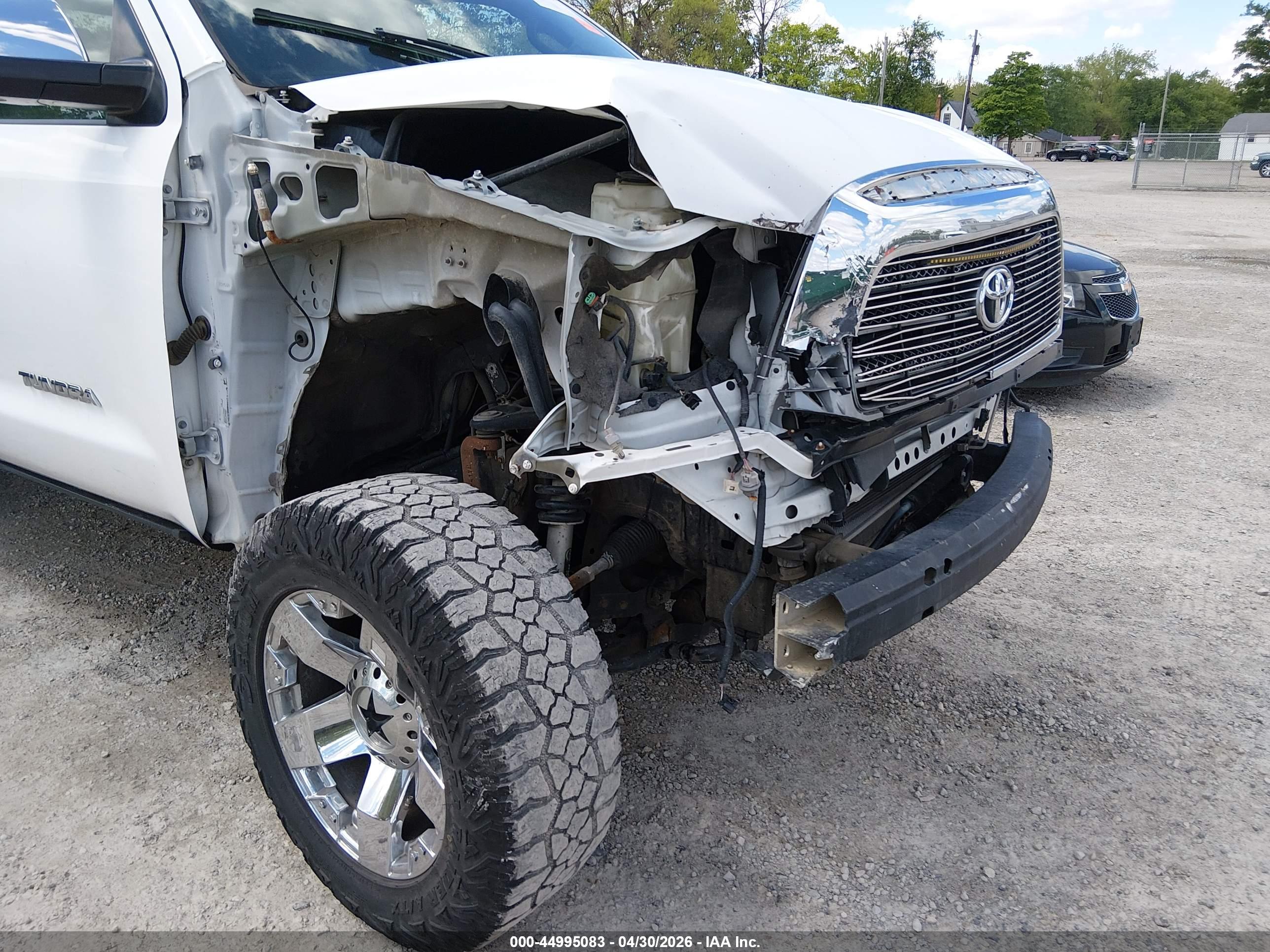 TOYOTA TUNDRA image 6