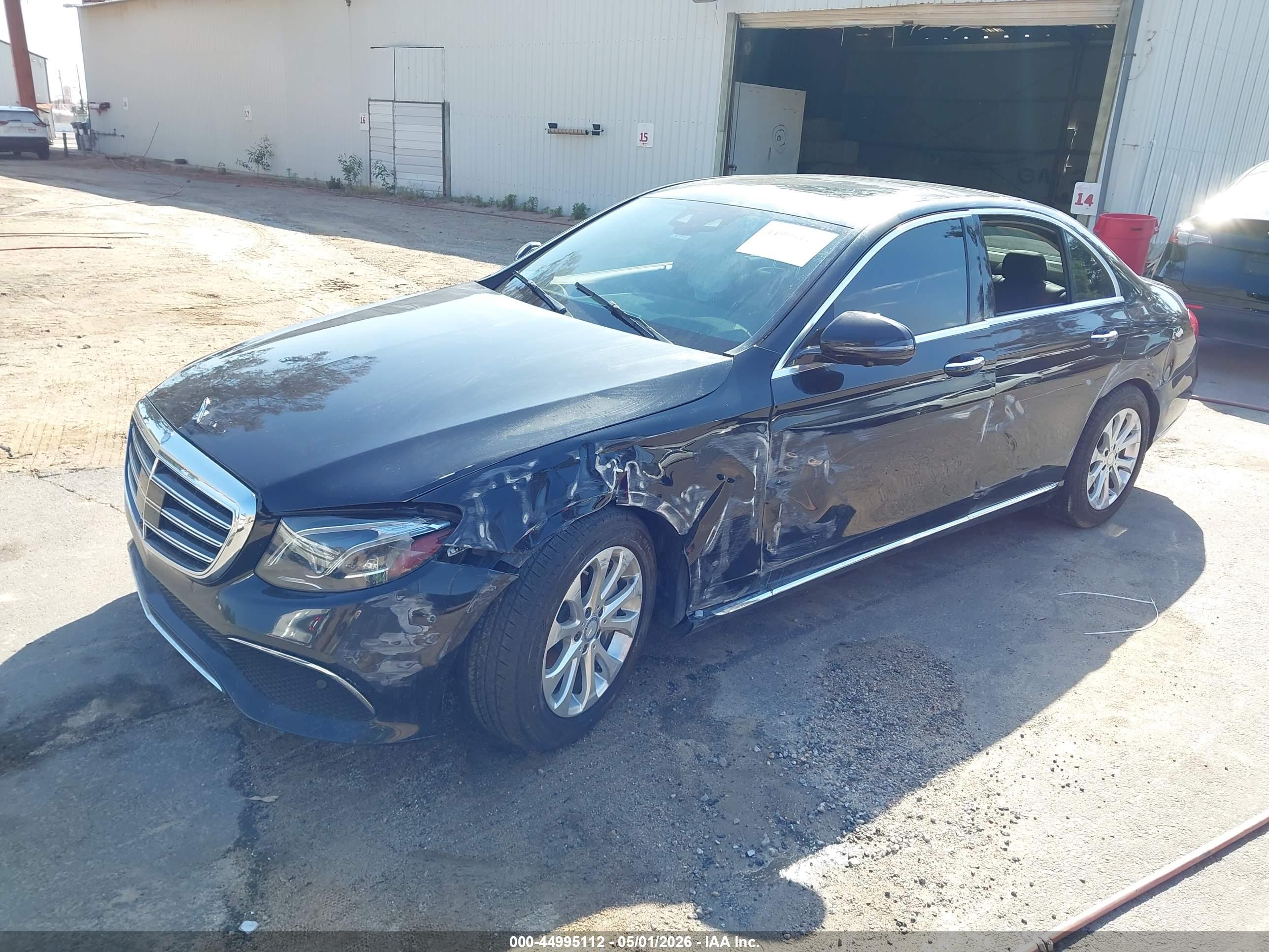 MERCEDES-BENZ E image 2