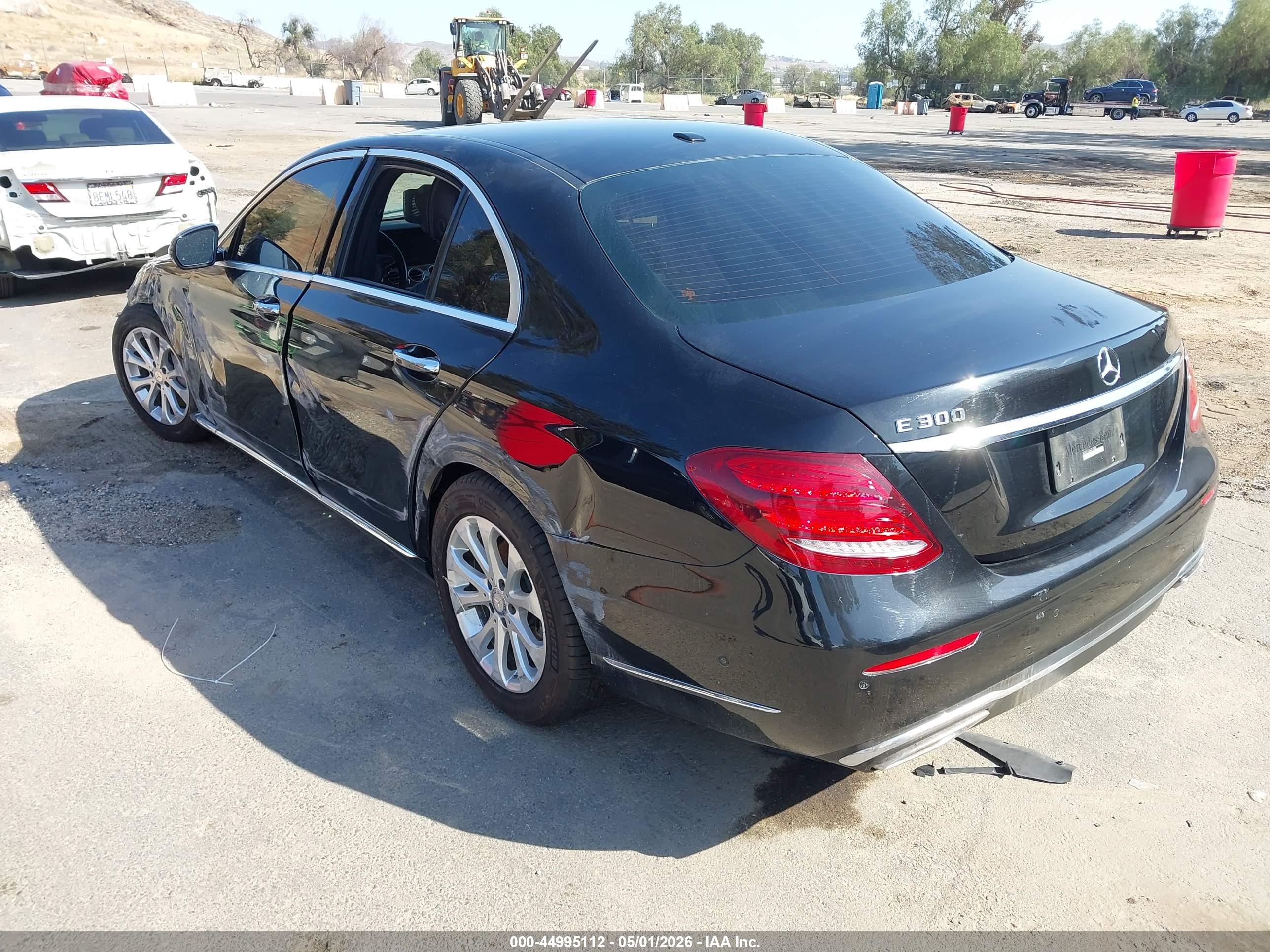 MERCEDES-BENZ E image 3
