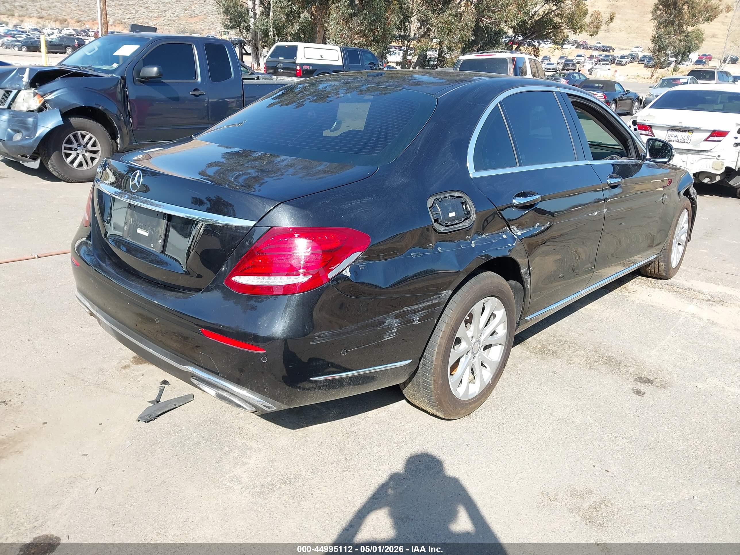 MERCEDES-BENZ E image 4