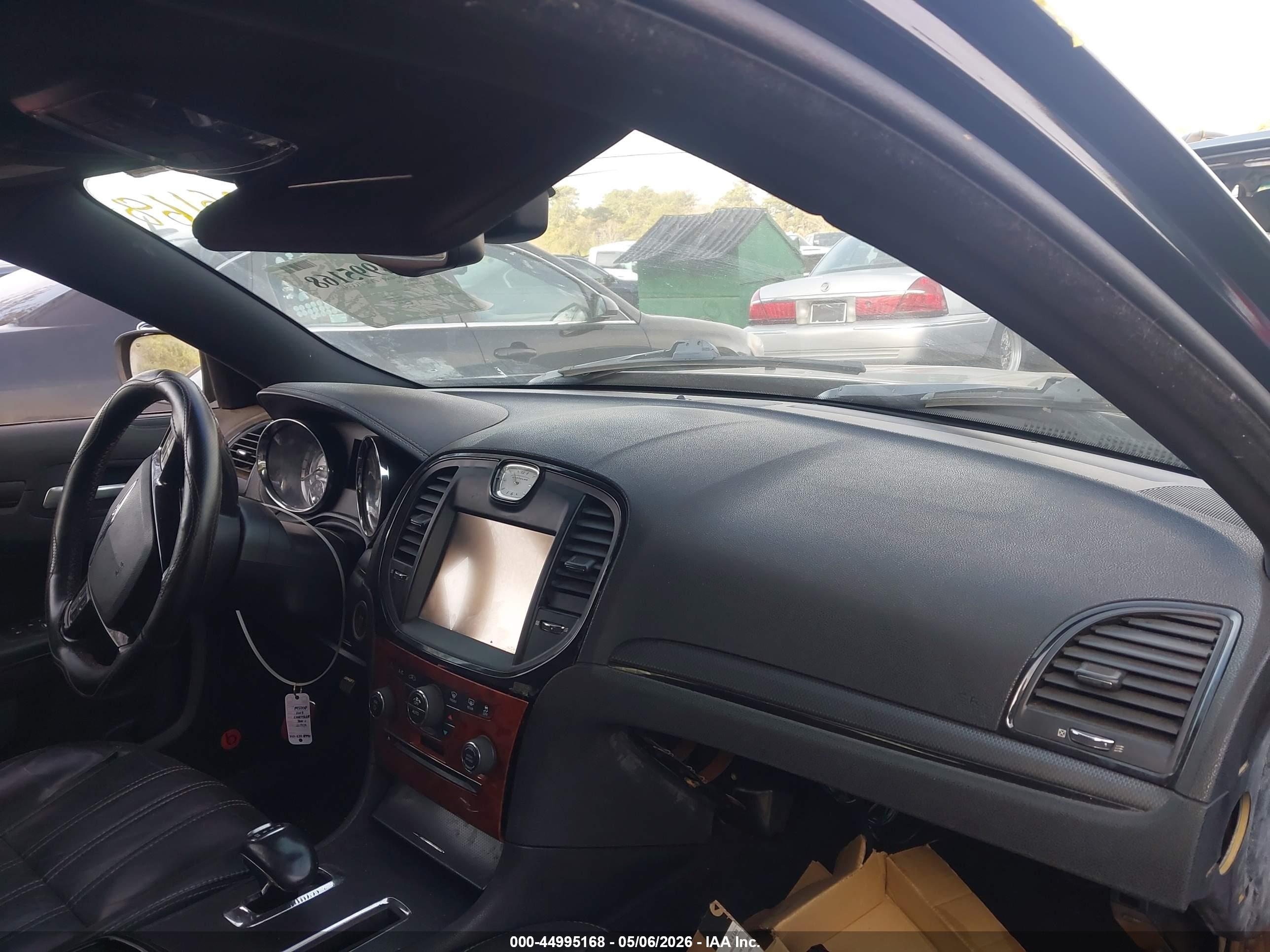 CHRYSLER 300 image 5