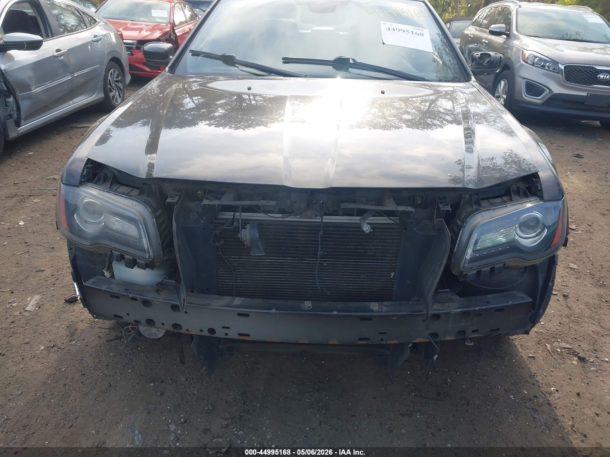 CHRYSLER 300 image 6