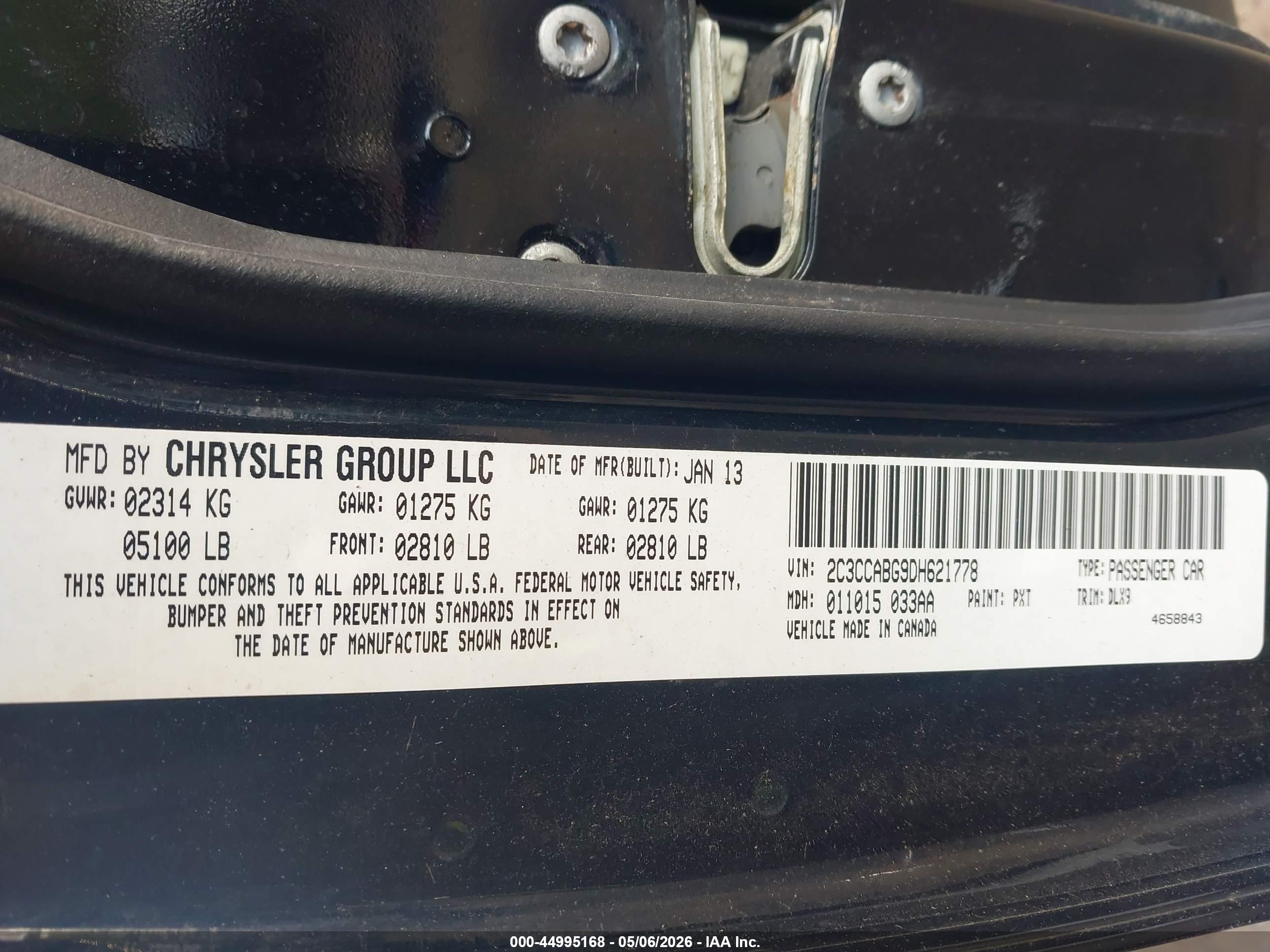 CHRYSLER 300 image 9