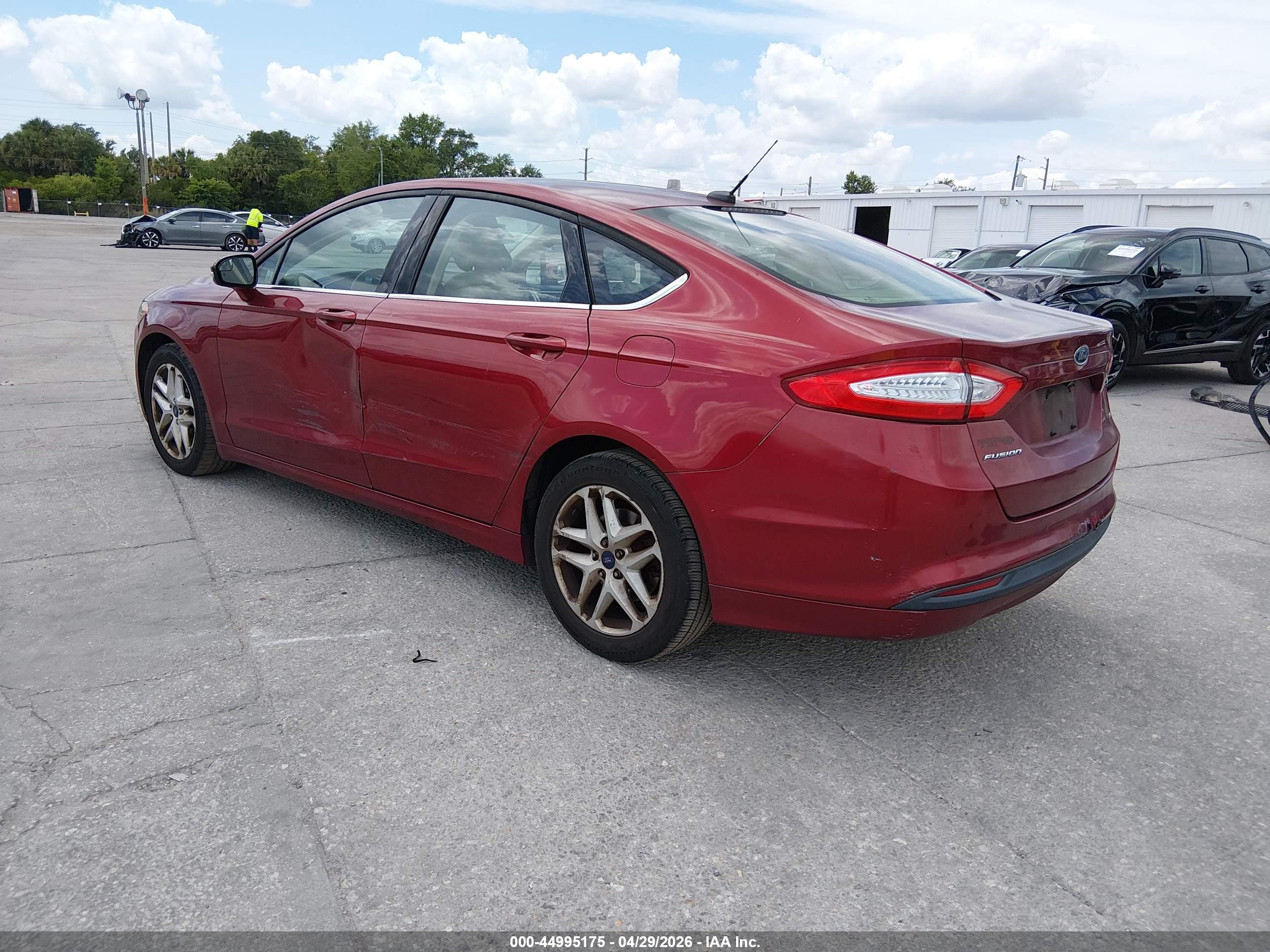 FORD FUSION image 3