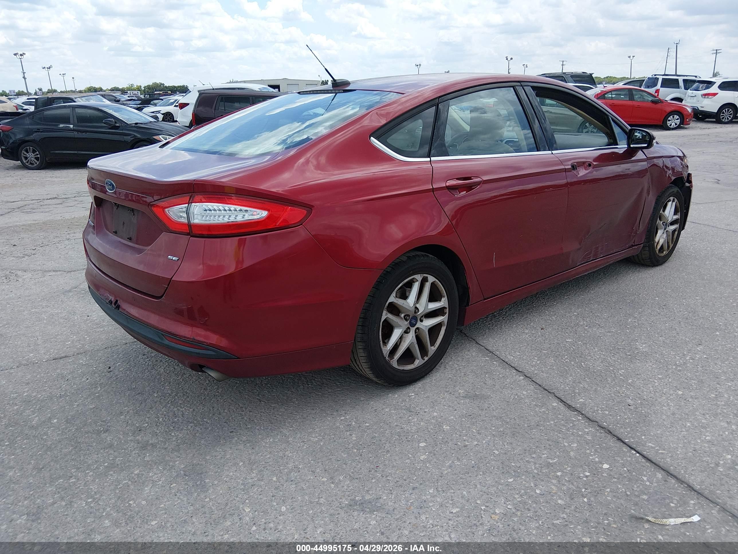 FORD FUSION image 4