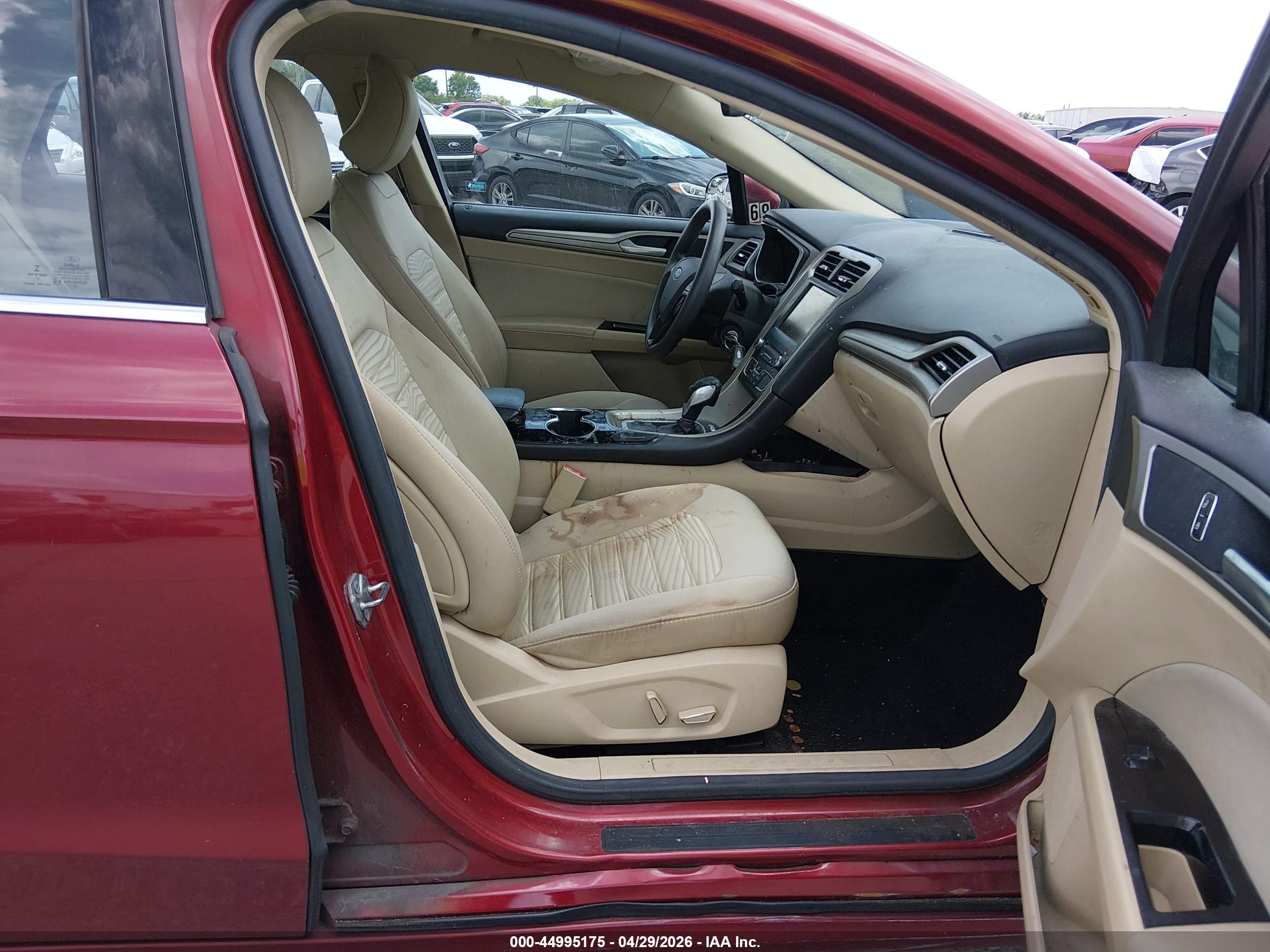 FORD FUSION image 5