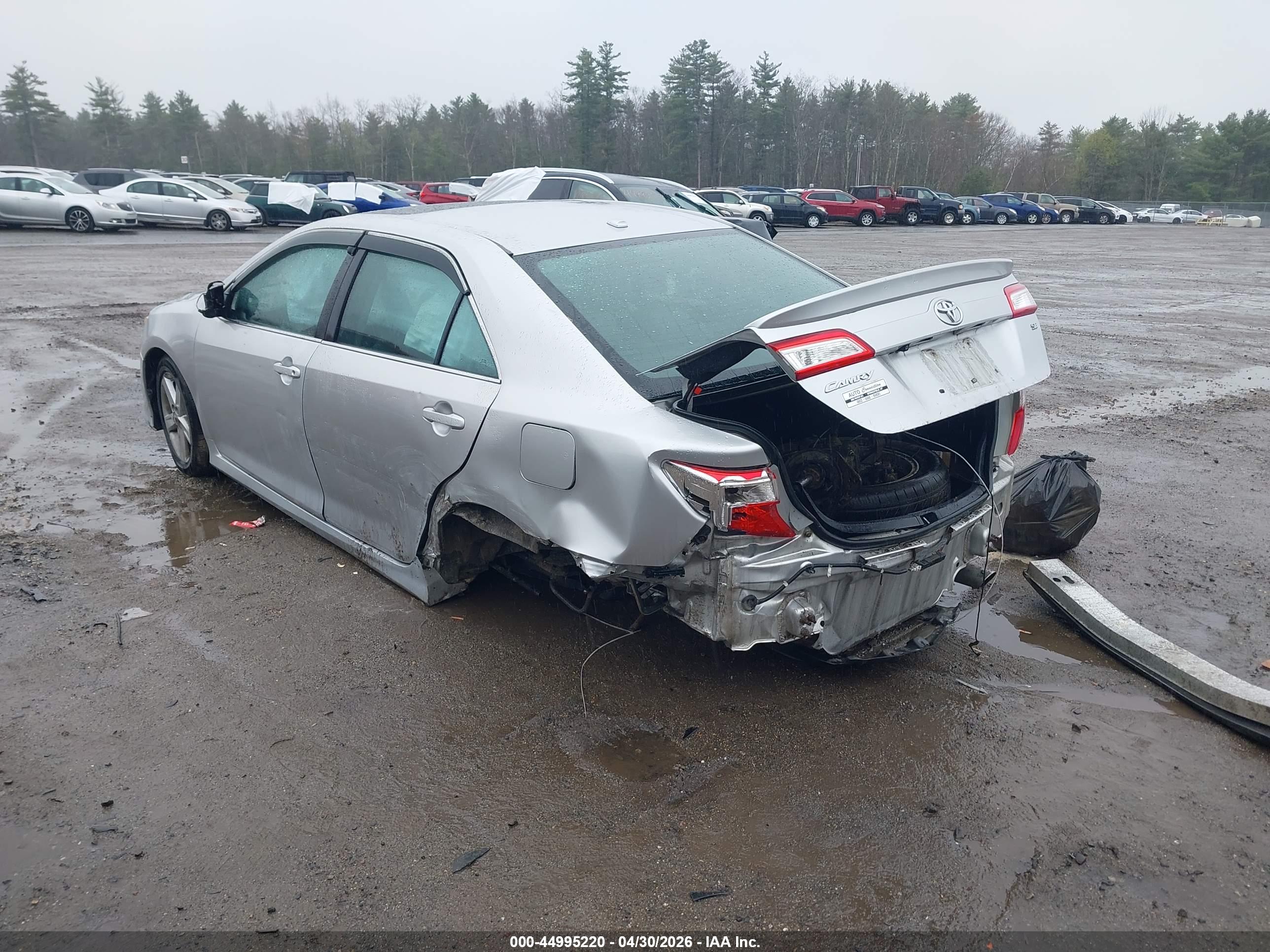 TOYOTA CAMRY image 3