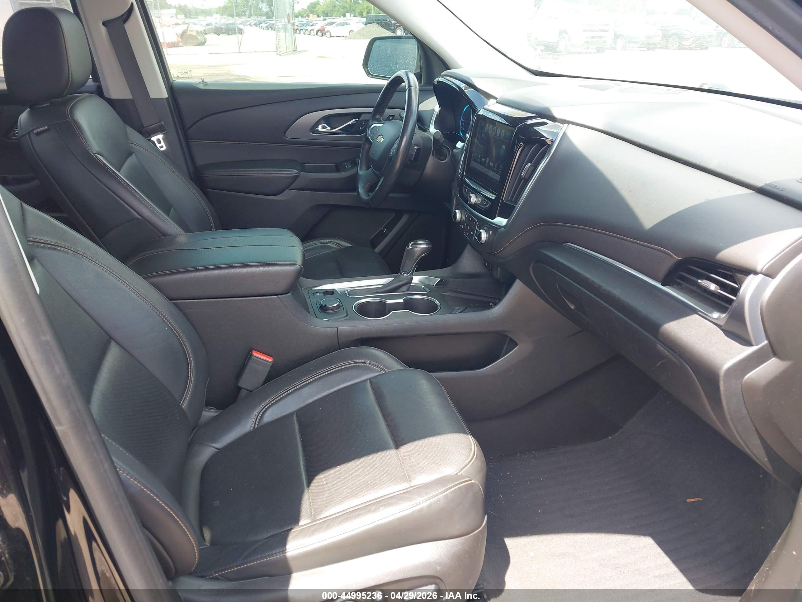 CHEVROLET TRAVERSE image 5