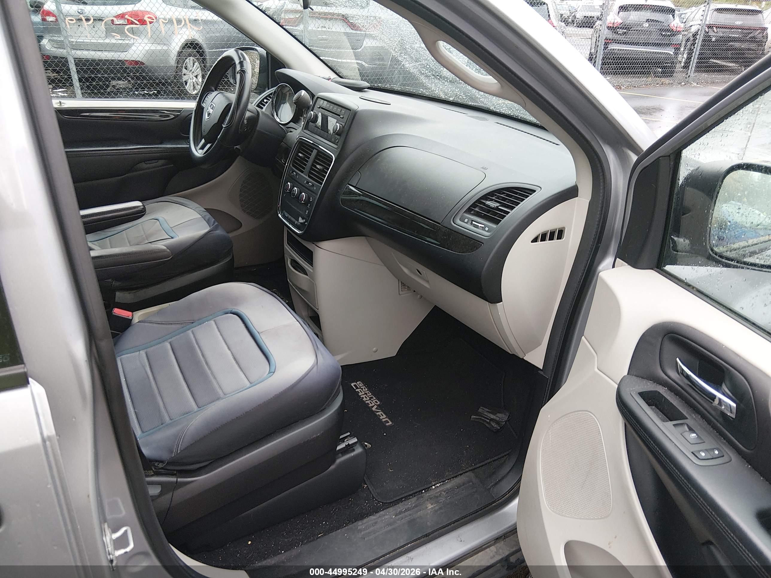 DODGE GRAND image 5