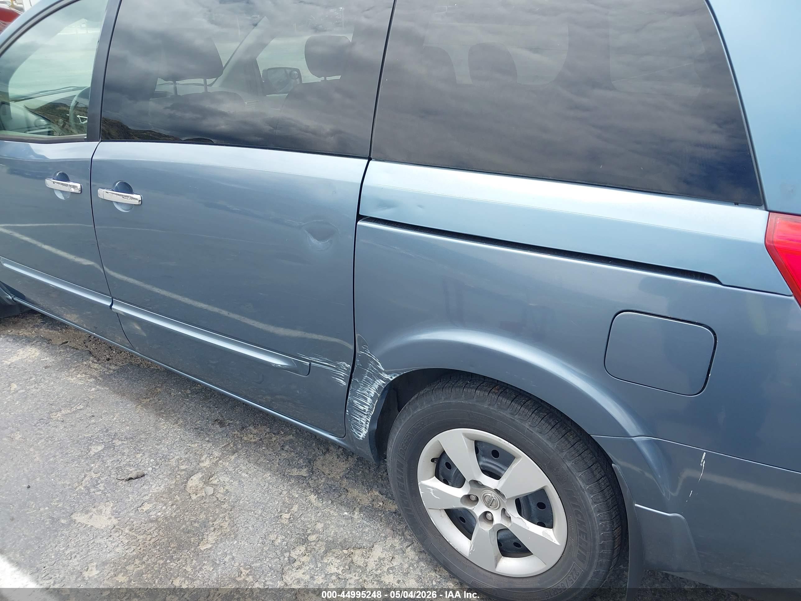 NISSAN QUEST image 6