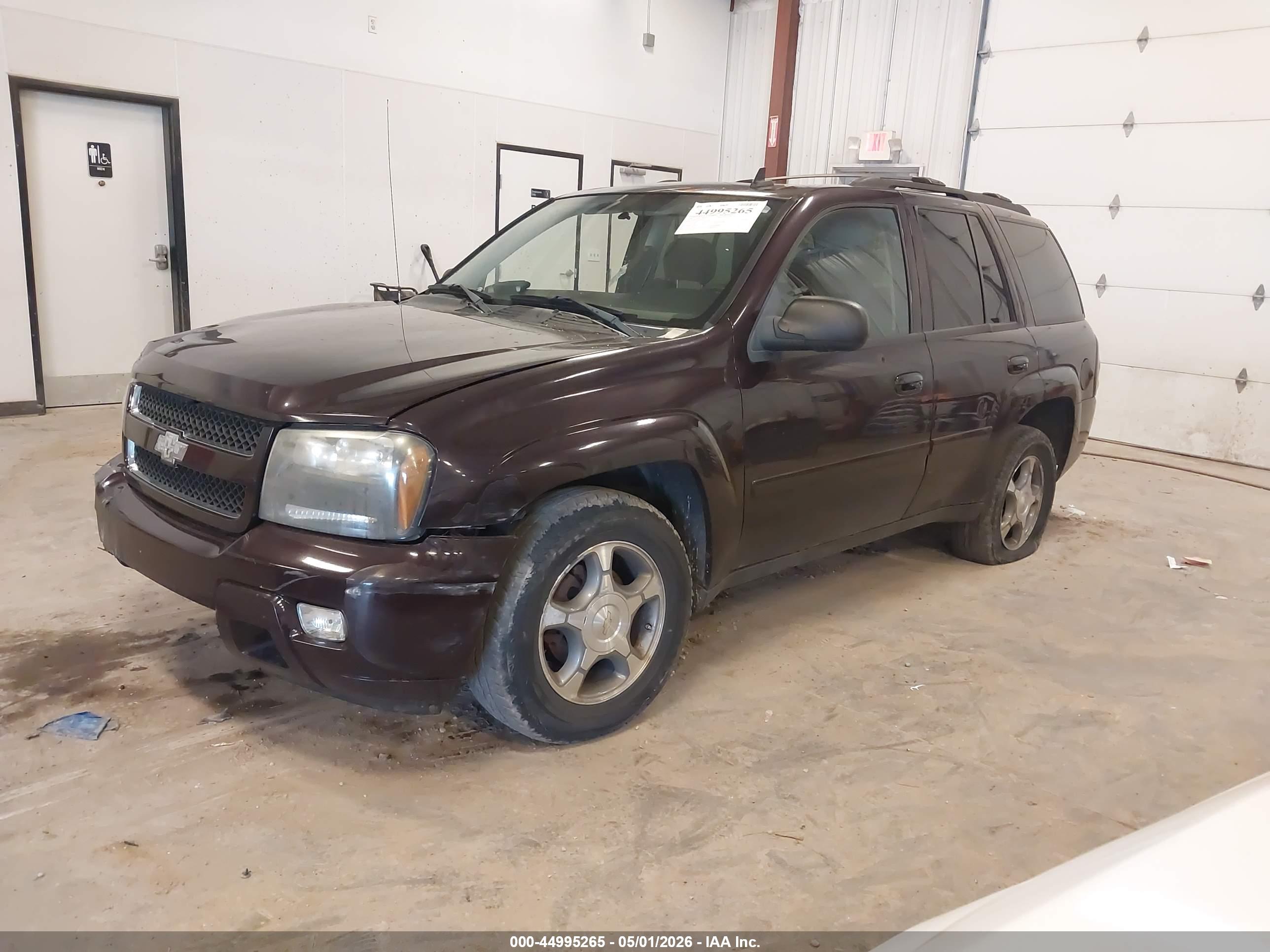 CHEVROLET TRAILBLAZER image 2