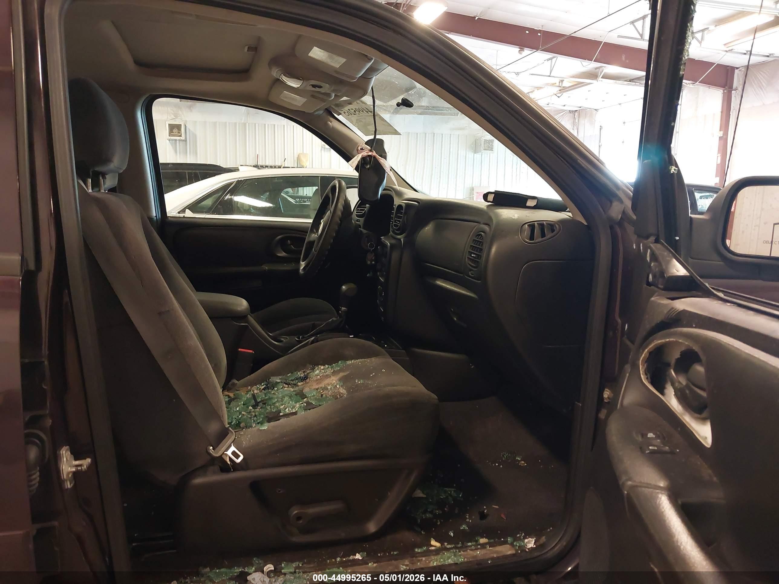 CHEVROLET TRAILBLAZER image 5