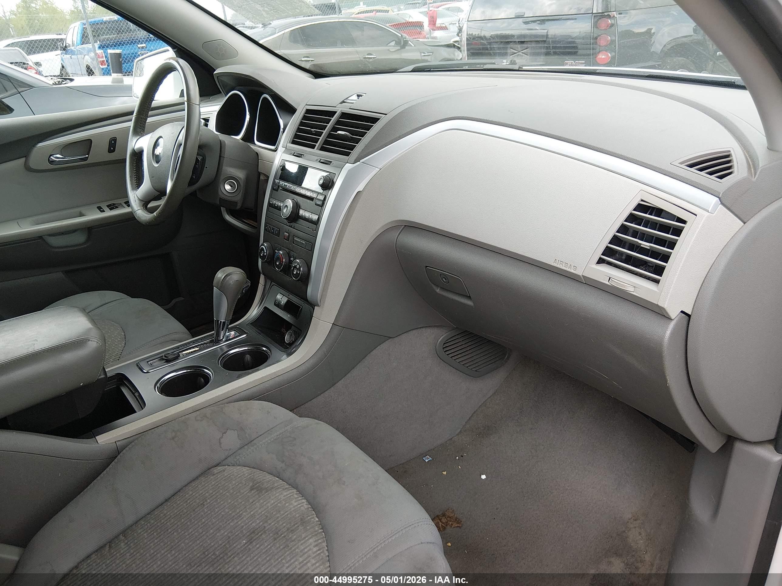CHEVROLET TRAVERSE image 5
