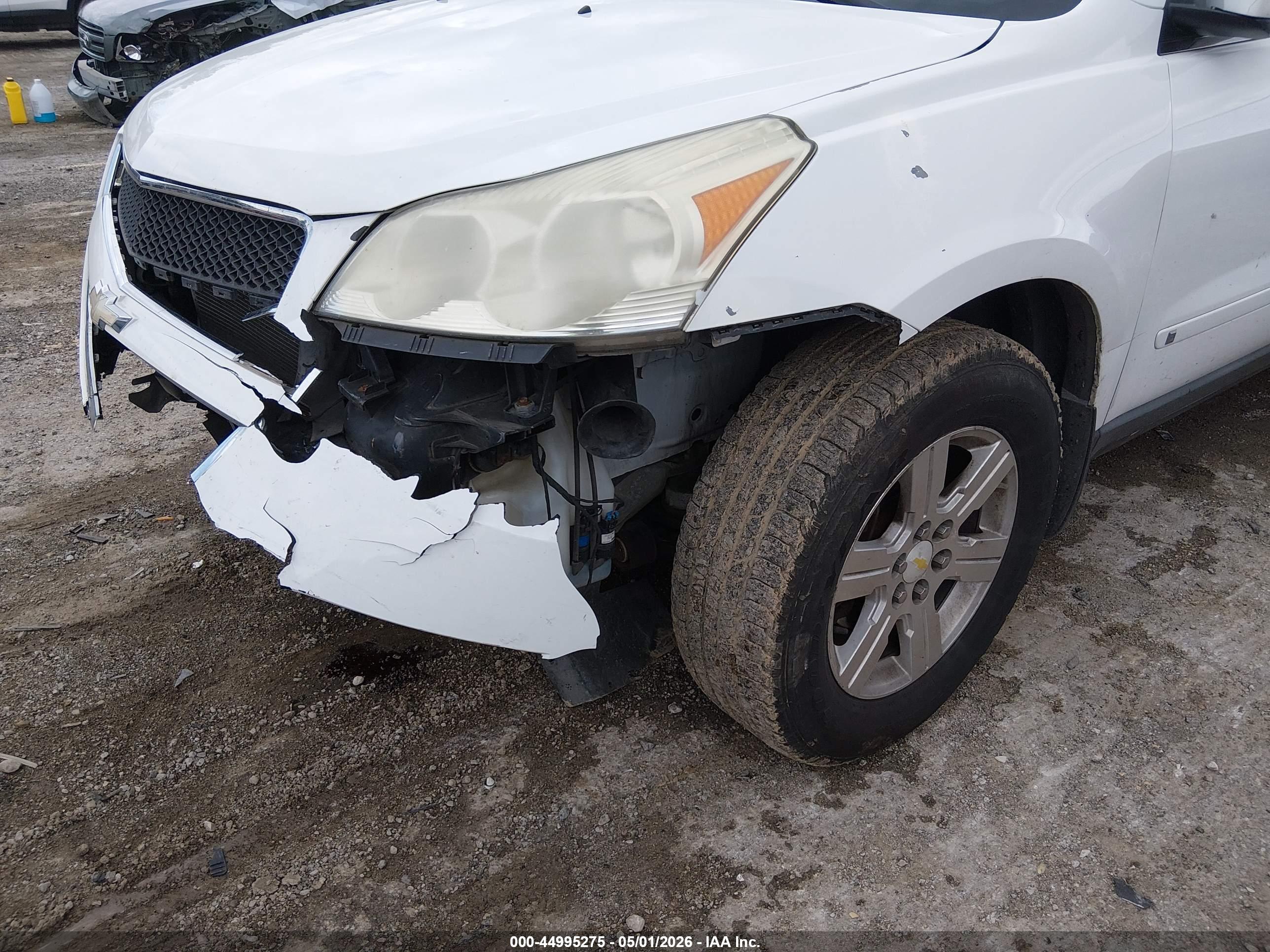 CHEVROLET TRAVERSE image 6