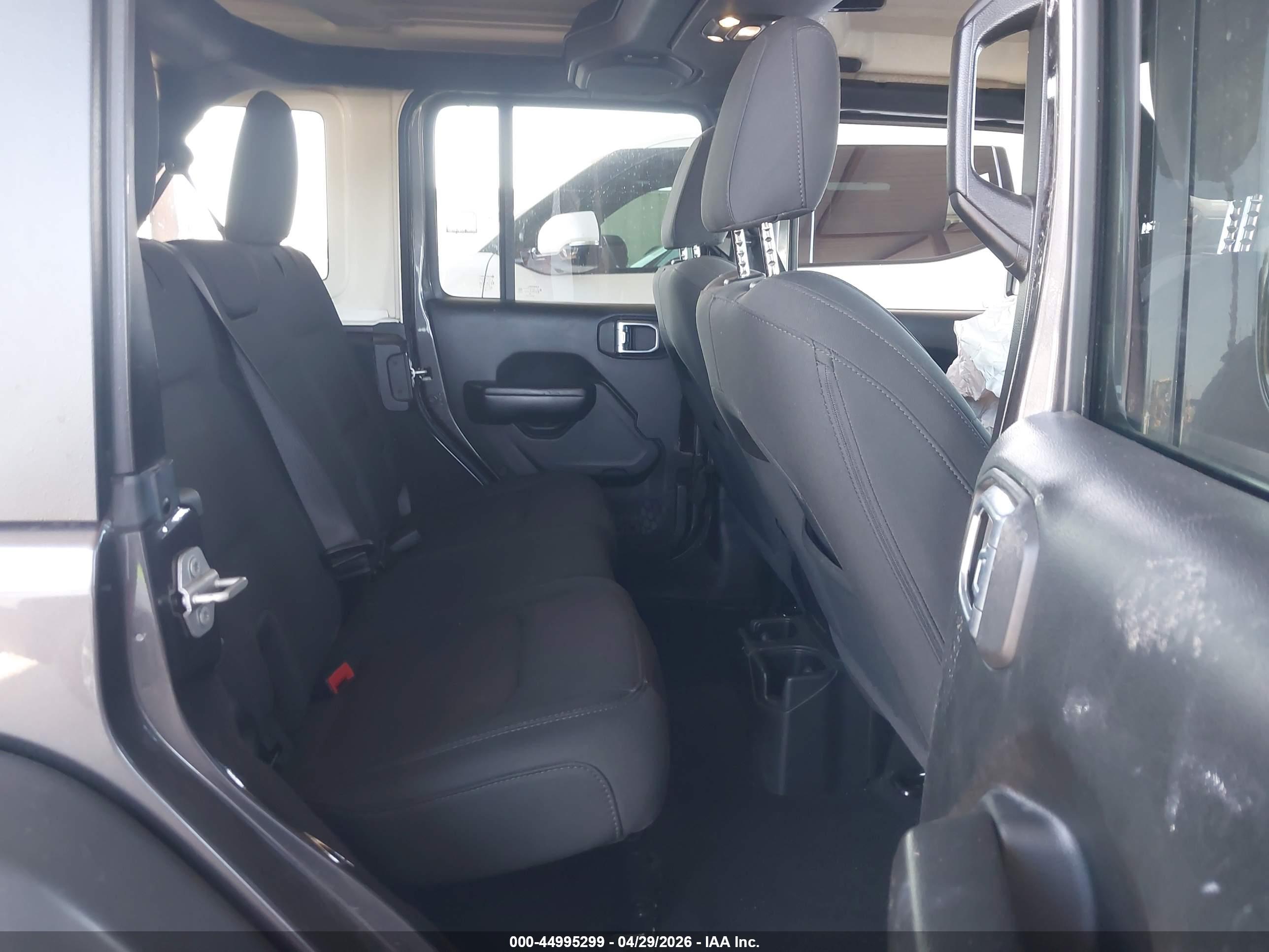 JEEP WRANGLER image 8
