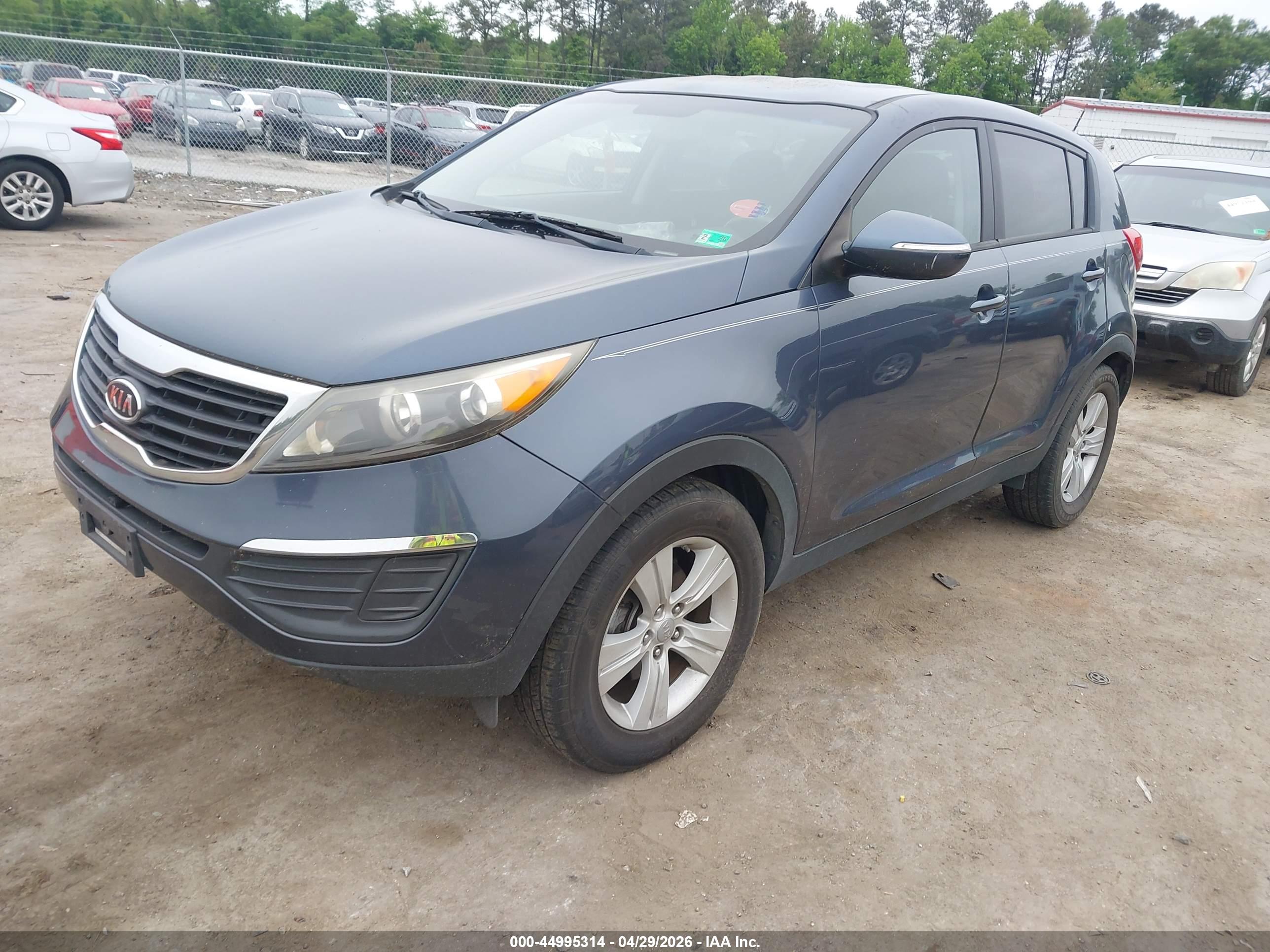 KIA SPORTAGE image 2