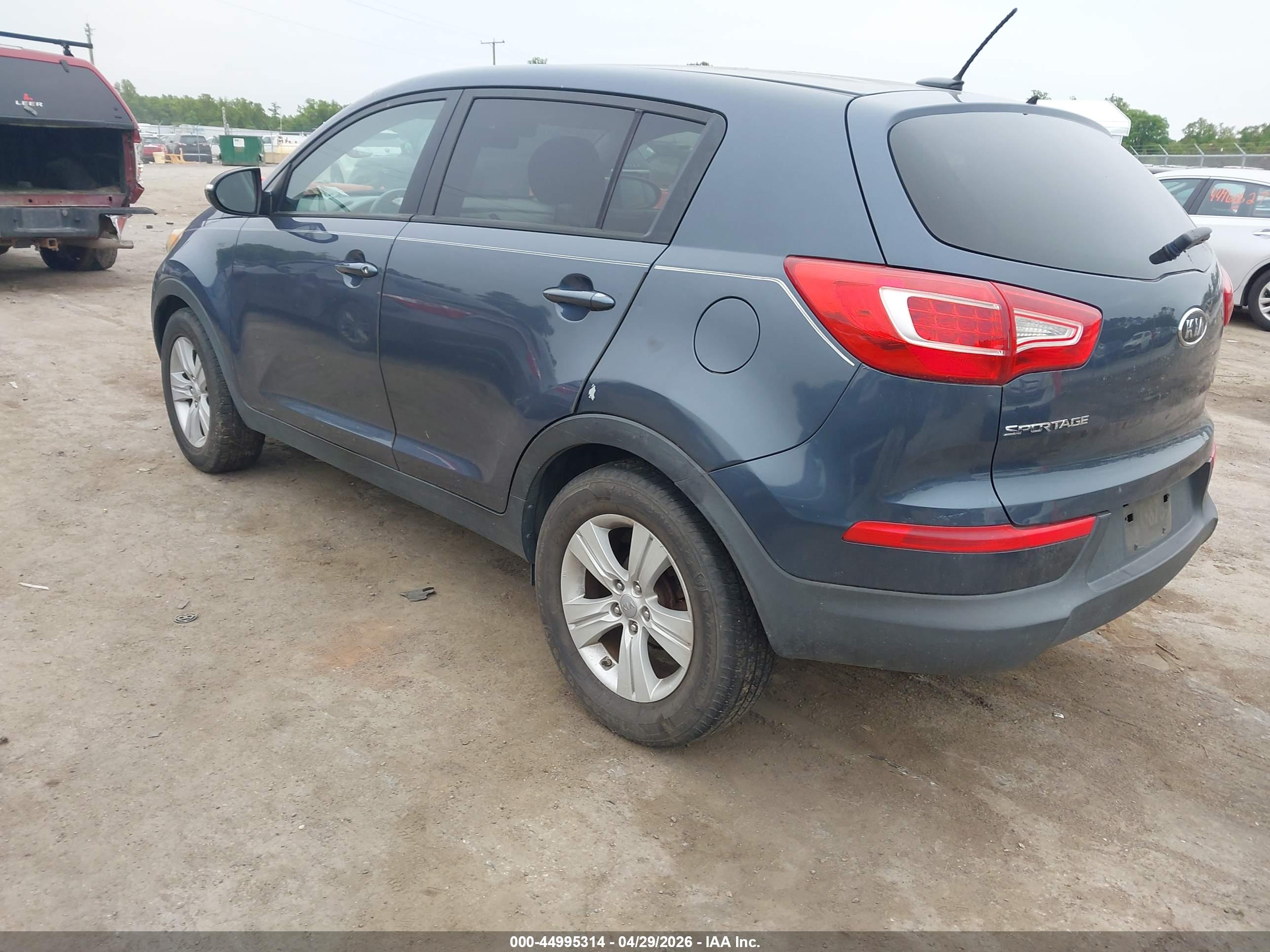 KIA SPORTAGE image 3