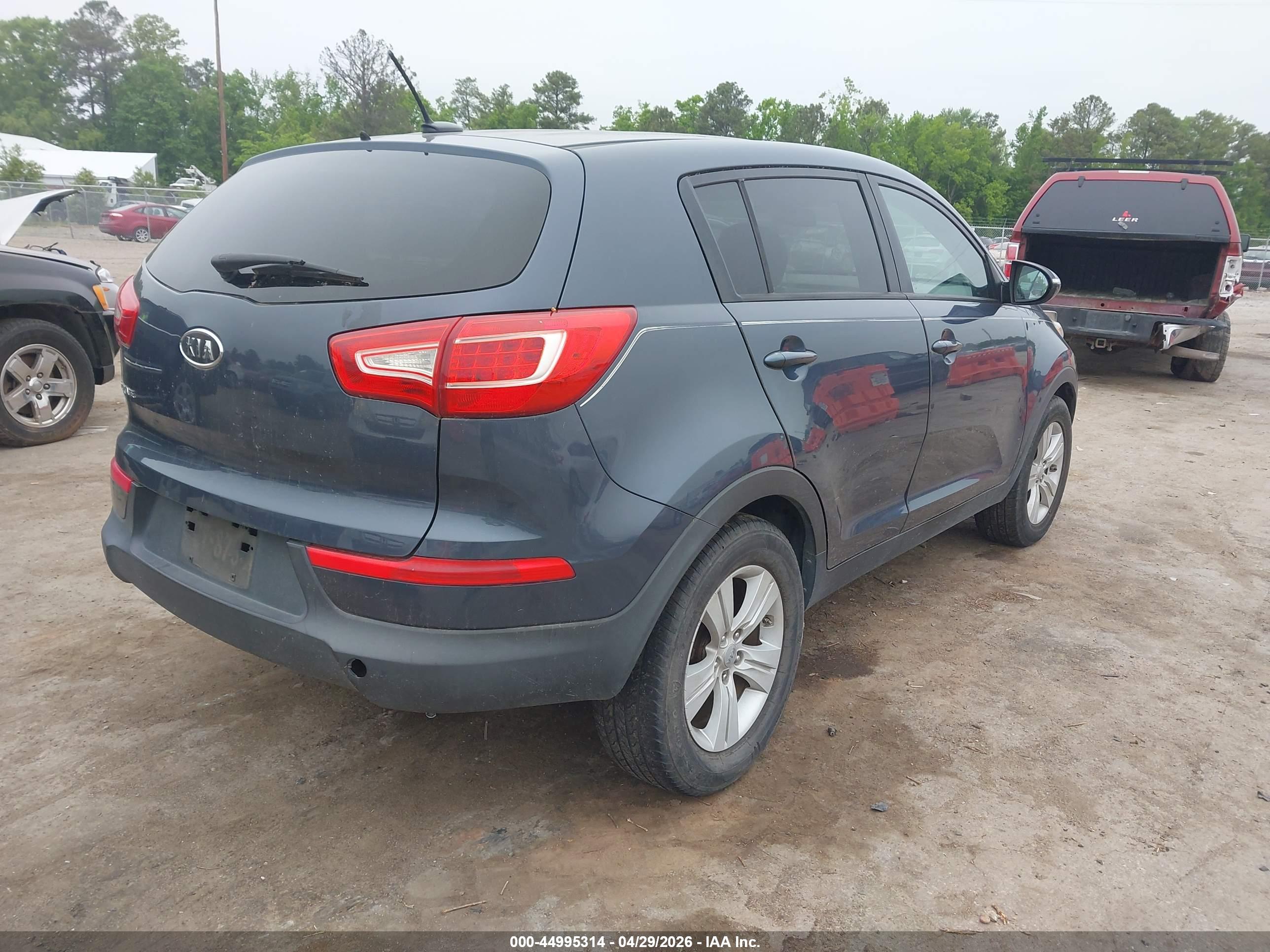 KIA SPORTAGE image 4