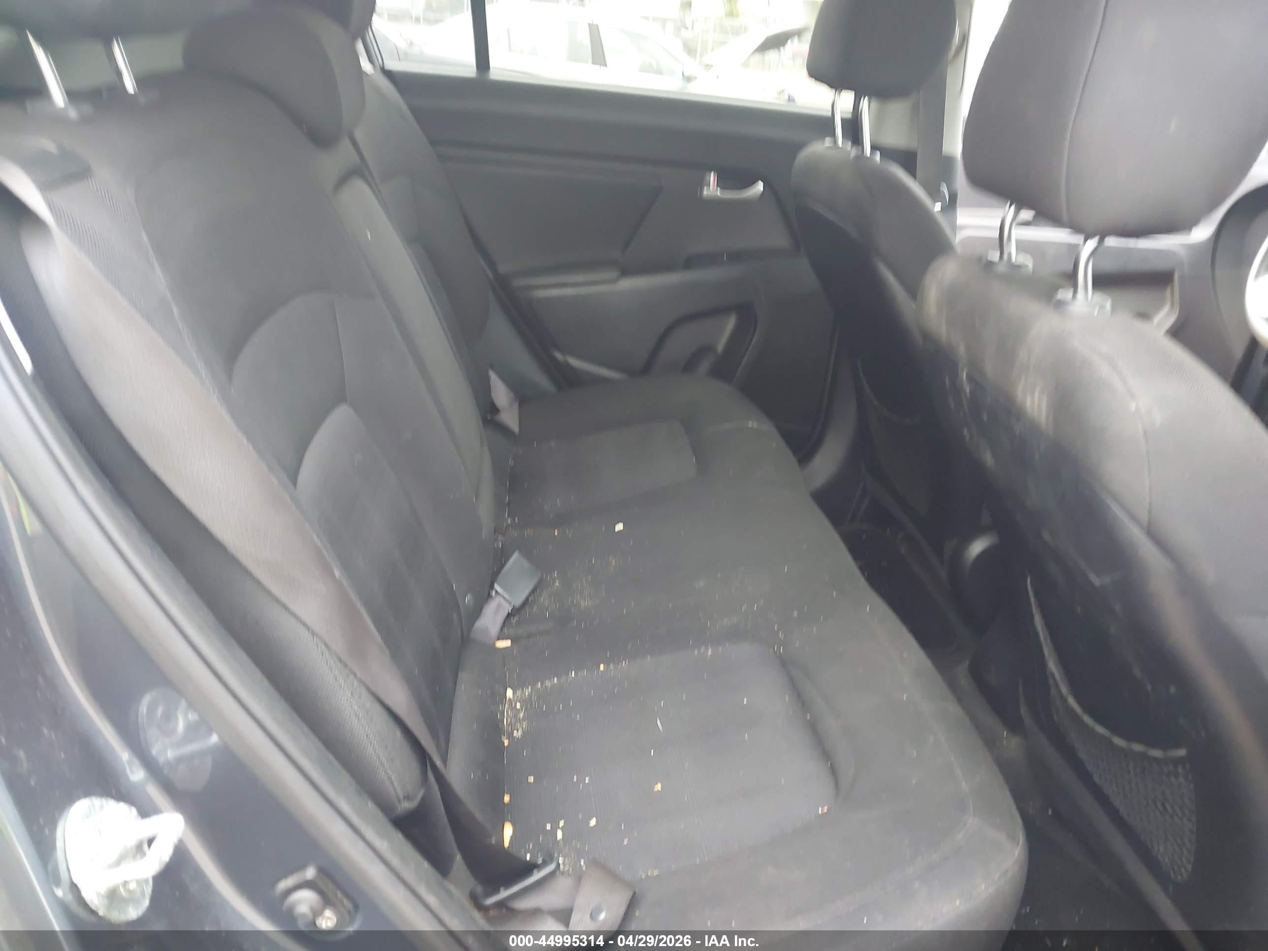 KIA SPORTAGE image 8