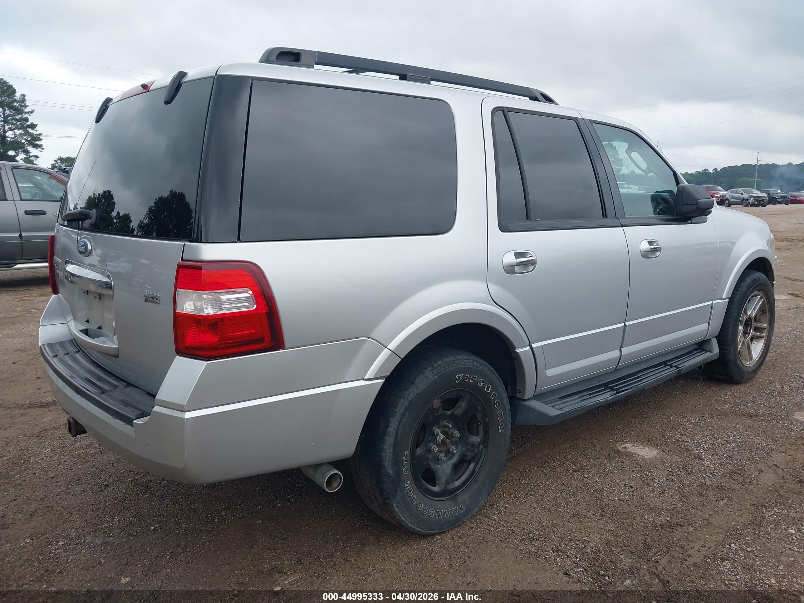 FORD EXPEDITION image 4